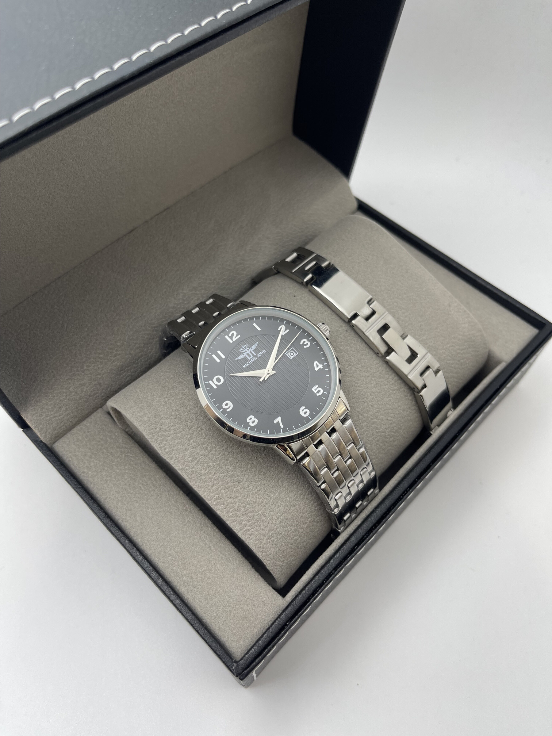 Wholesaler Michael John Montres - Michael John men's watch box with steel jewelry