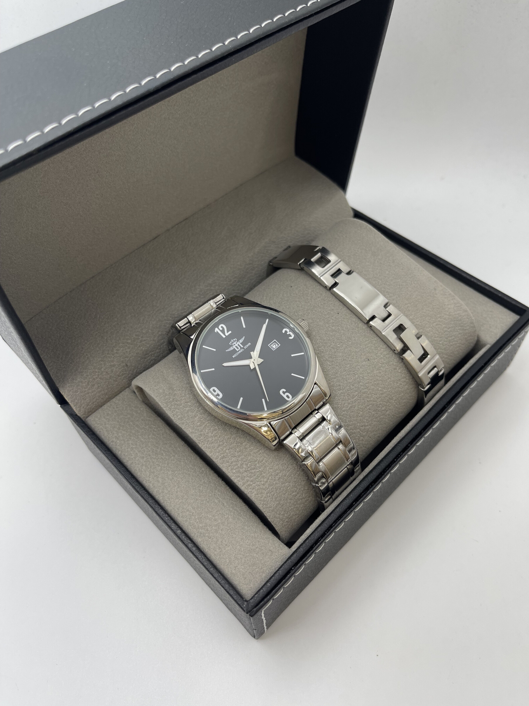 Wholesaler Michael John Montres - Michael John men's watch box with steel jewelry