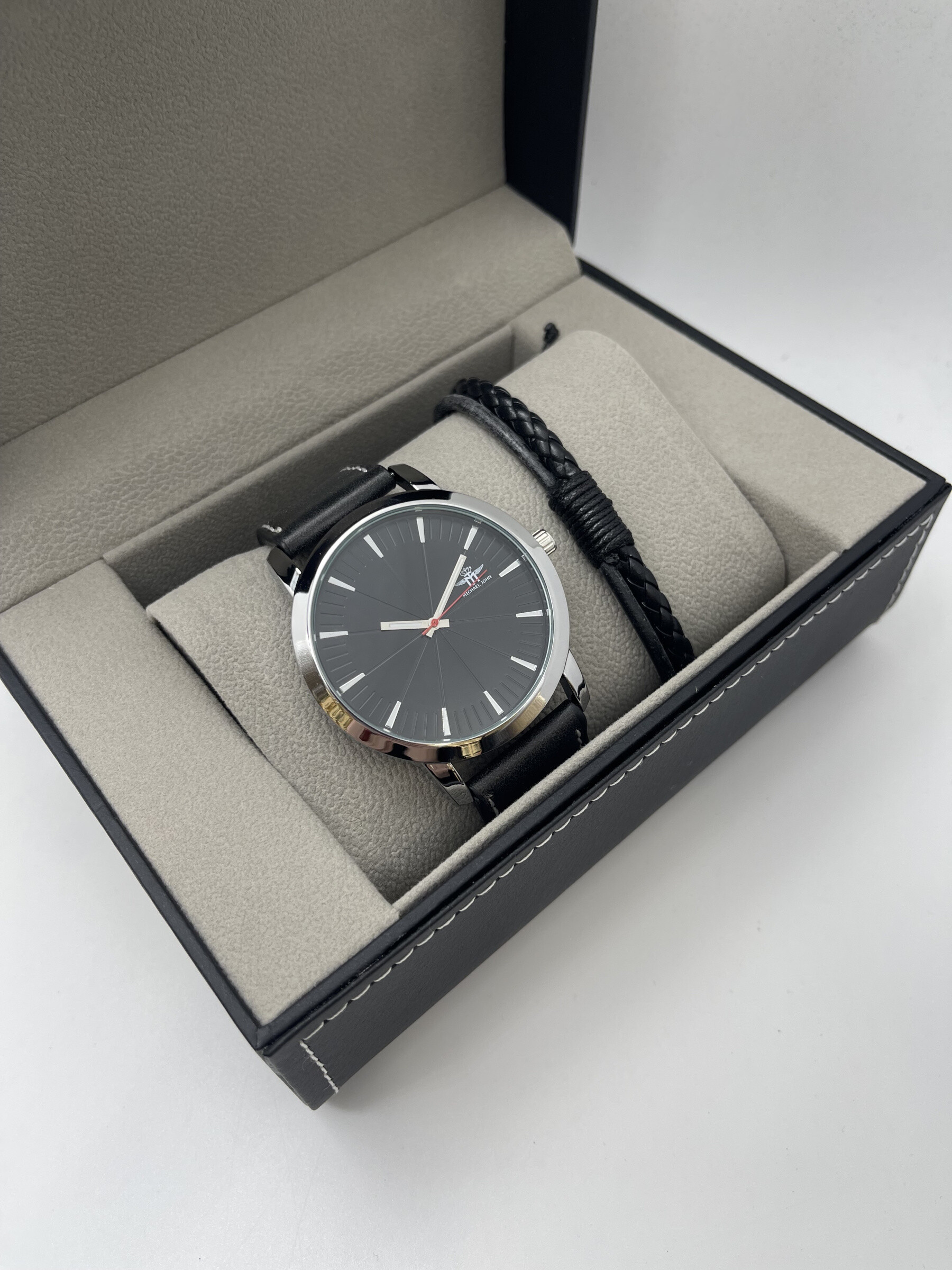 Wholesaler Michael John Montres - Michael John men's watch box with steel jewelry