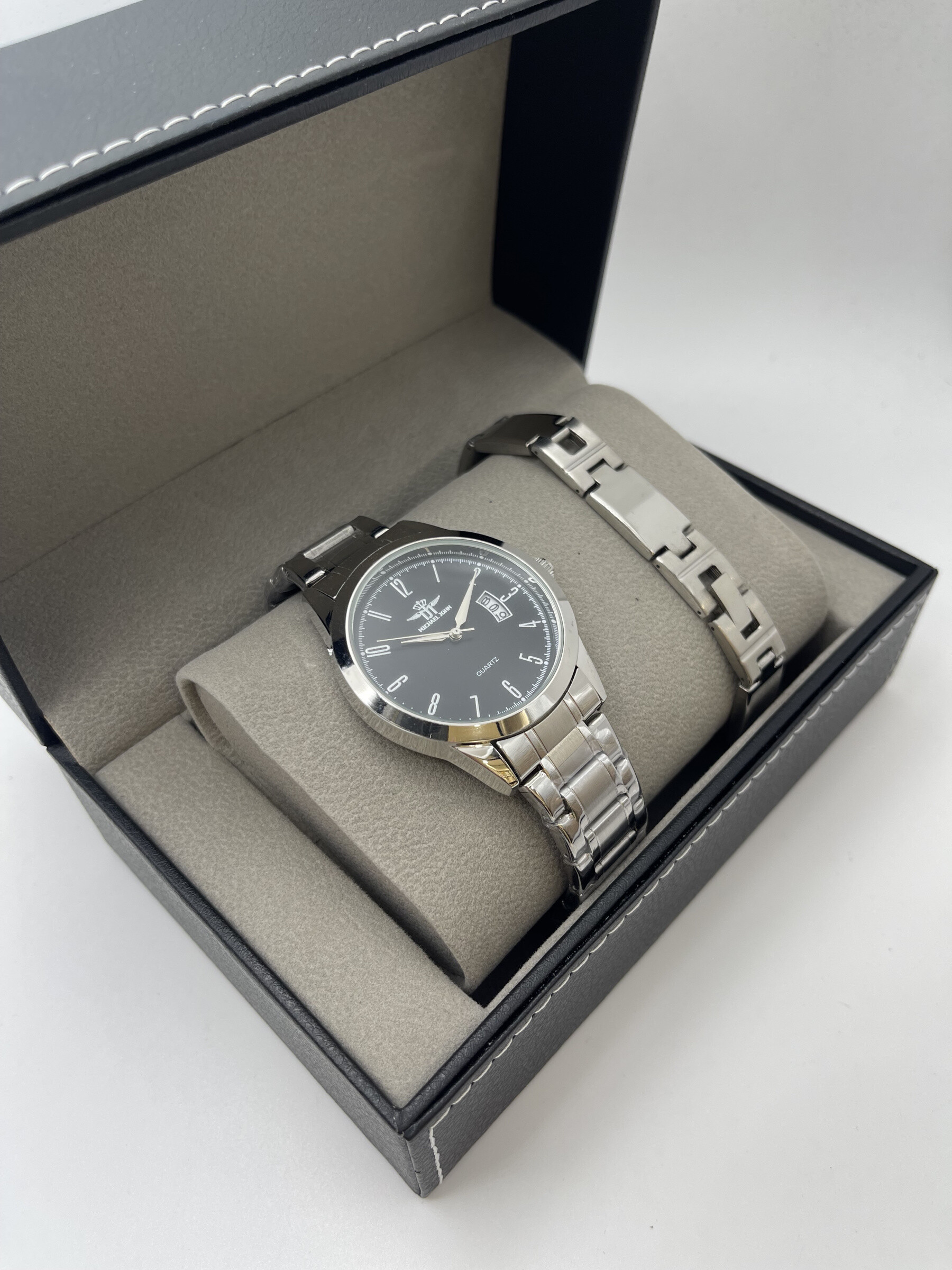 Wholesaler Michael John Montres - Michael John men's watch box with steel jewelry