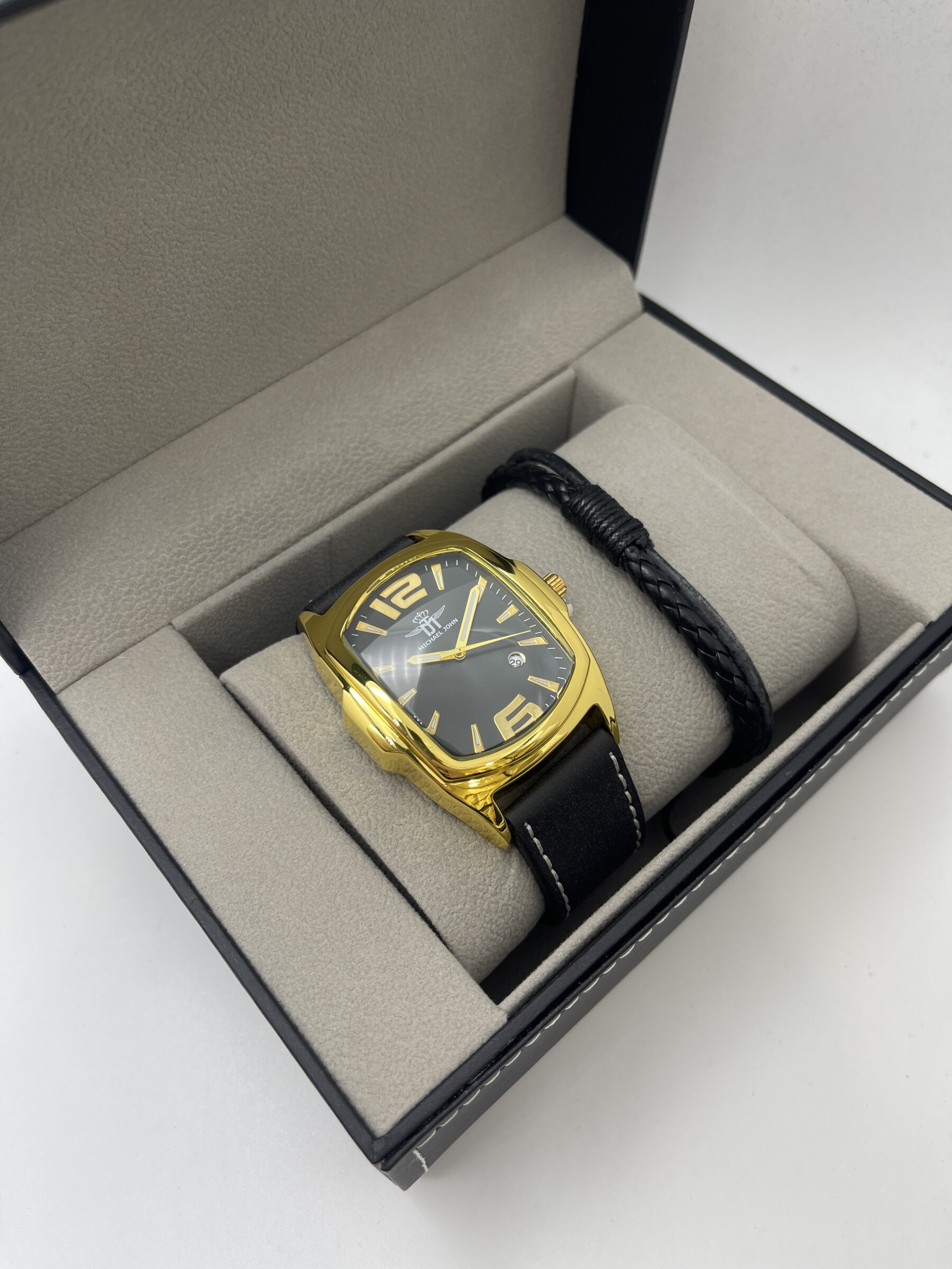 Wholesaler Michael John Montres - Michael John men's watch box with steel jewelry