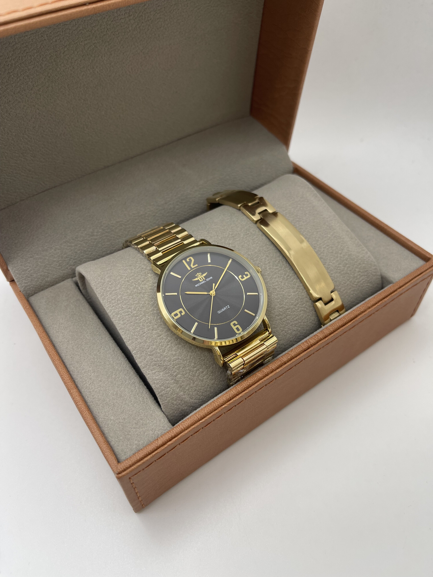 Wholesaler Michael John Montres - Michael John men's watch box with steel jewelry