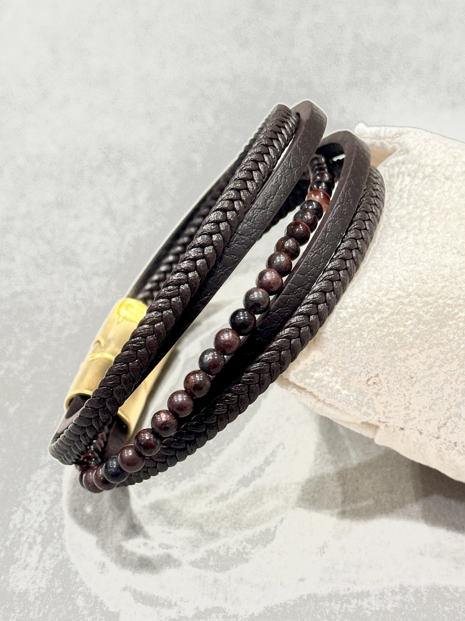 Wholesaler MY ACCESSORIES PARIS - Stone leather bracelet
