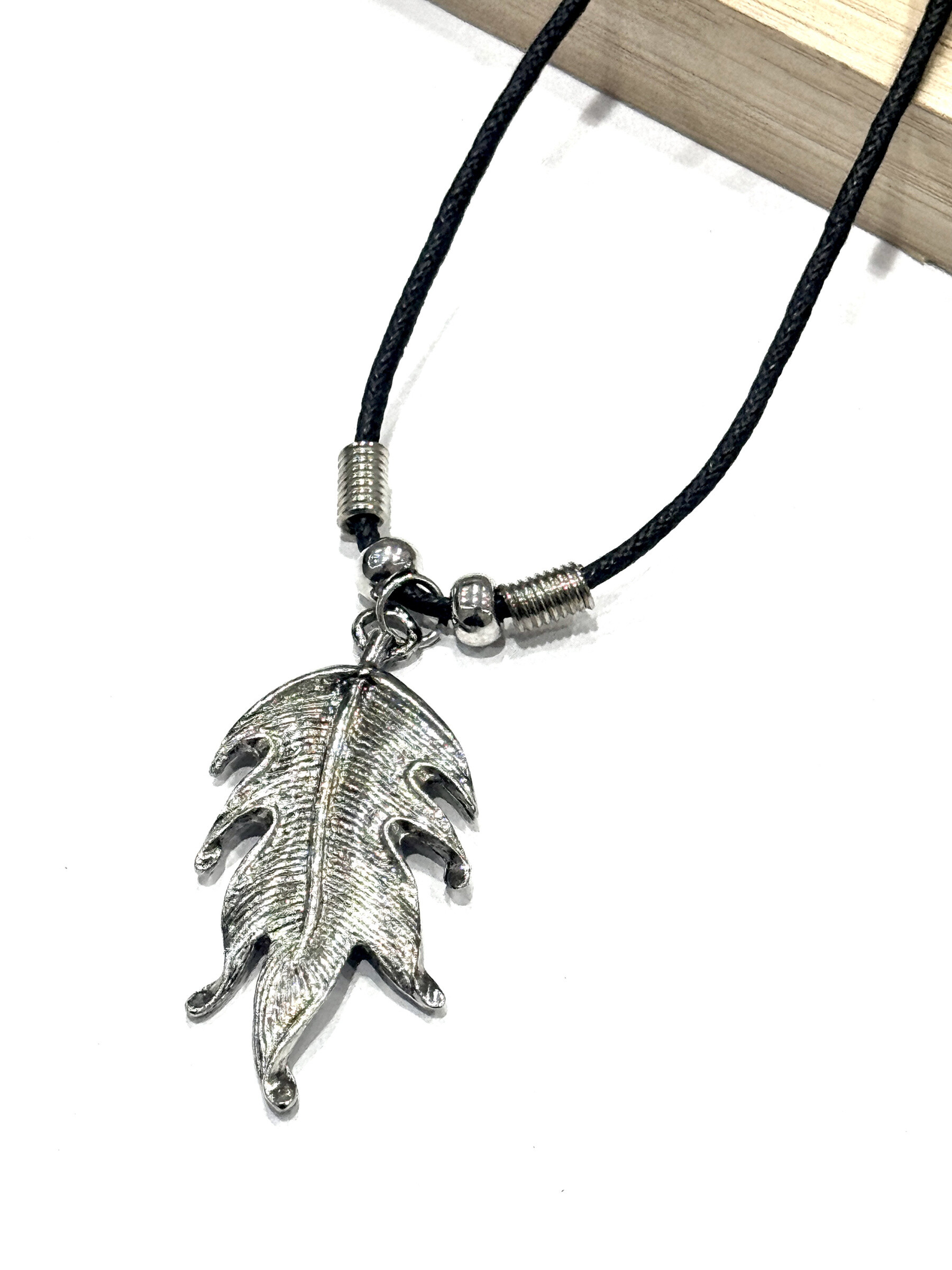 Wholesaler MY ACCESSORIES PARIS - Abalone pendant cord necklace