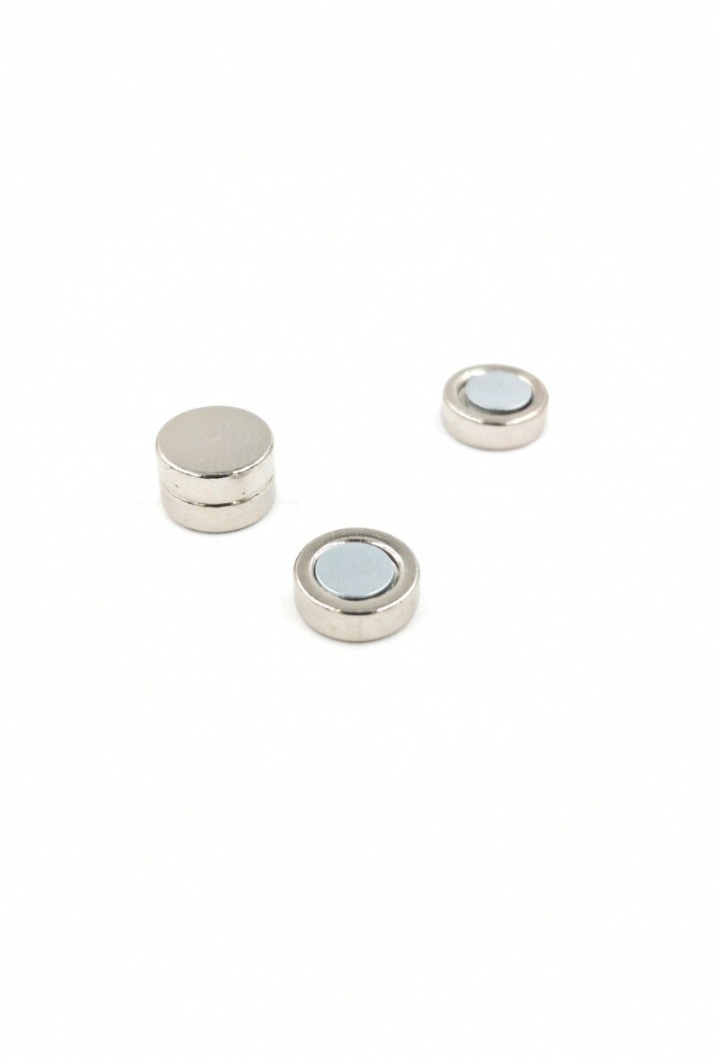 Grossiste MYLENE ET FELIX - Boucle d’oreille aimant acier 8mm par paquet de 6 paires