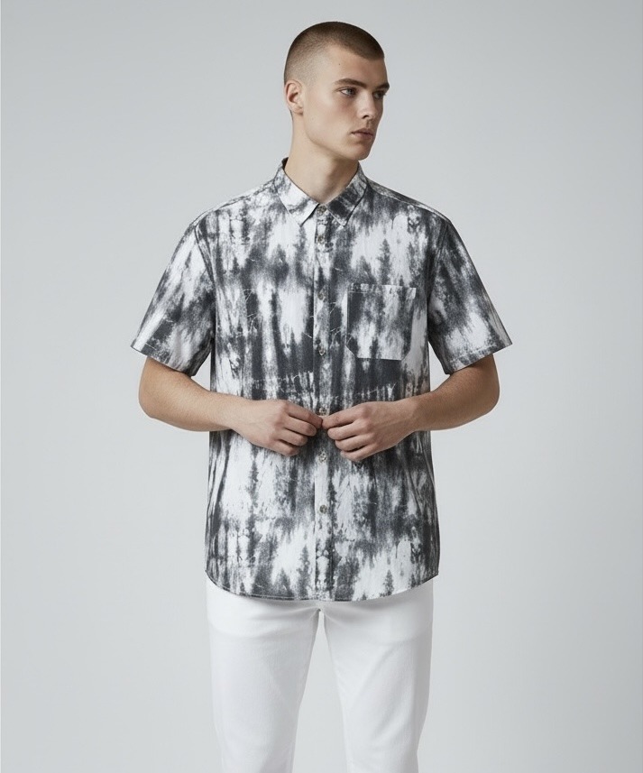 Großhändler Omnimen - Herrenhemd mit kurzen Ärmeln und schwarz-weißem Tie-Dye-Muster