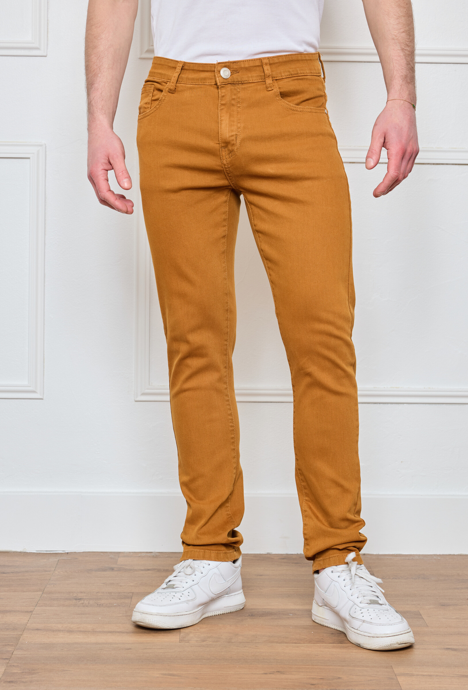 Großhändler Omnimen - Jeans in Farbe