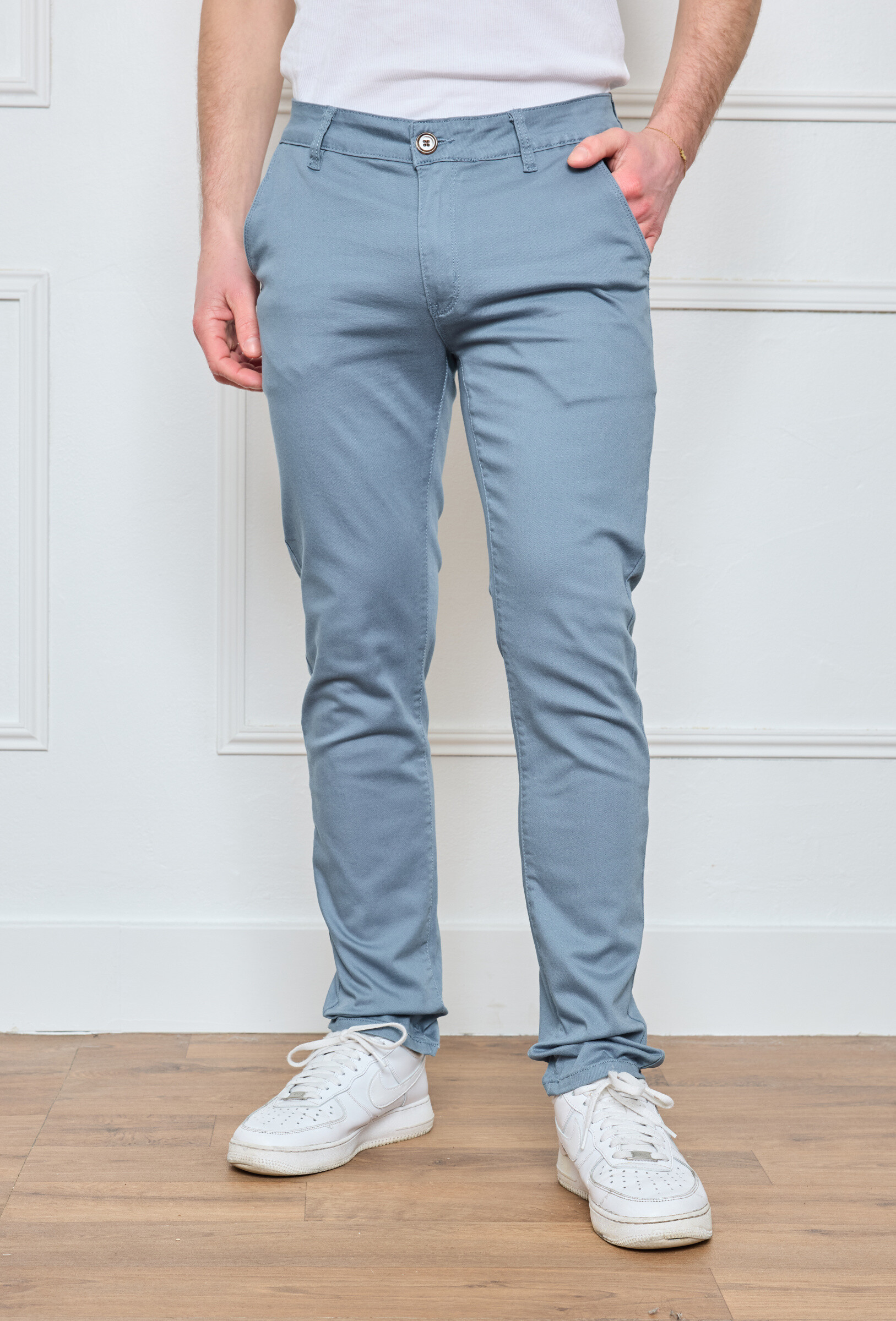 Wholesaler Omnimen - Slim chino pants in color