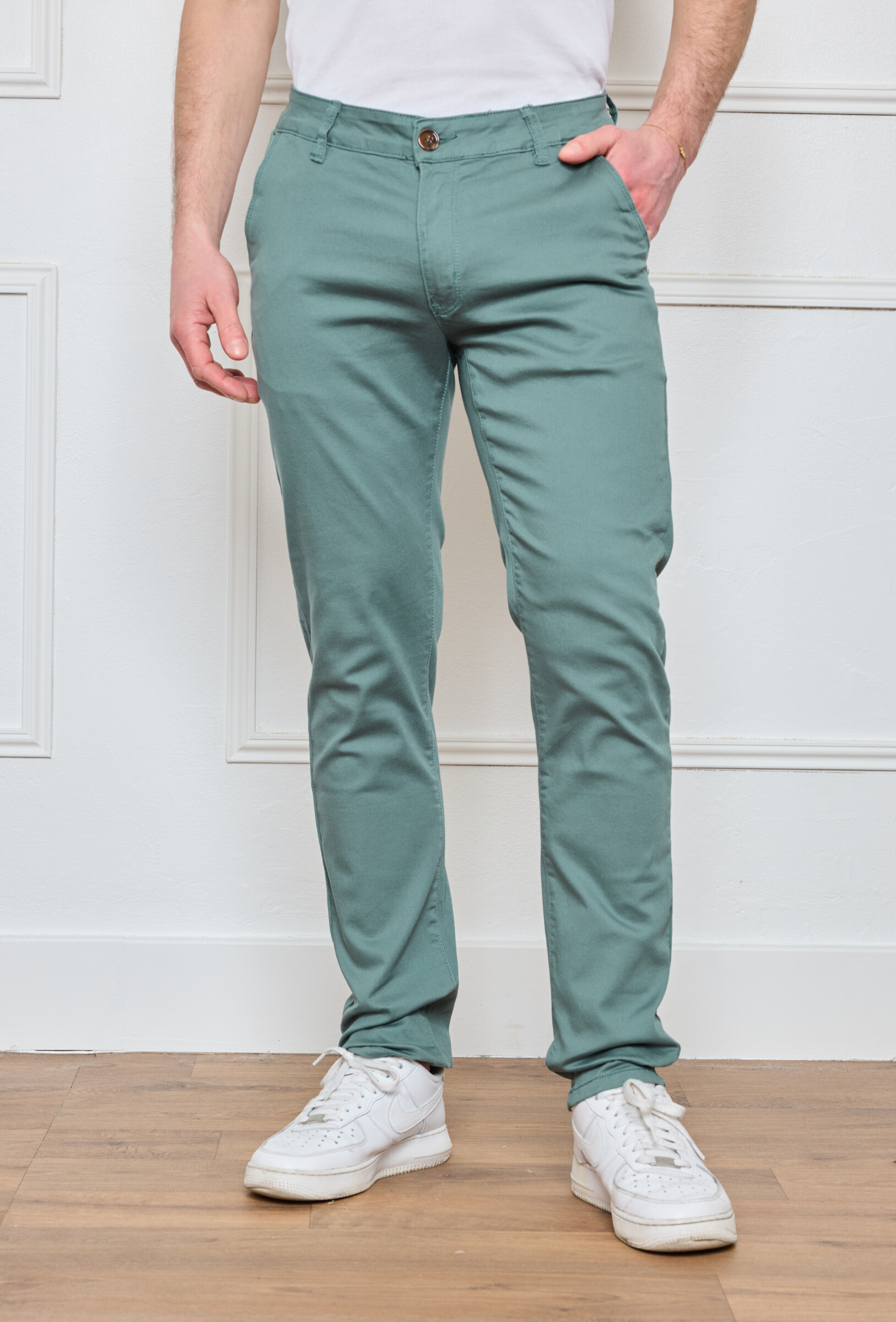 Wholesaler Omnimen - Slim chino pants in color