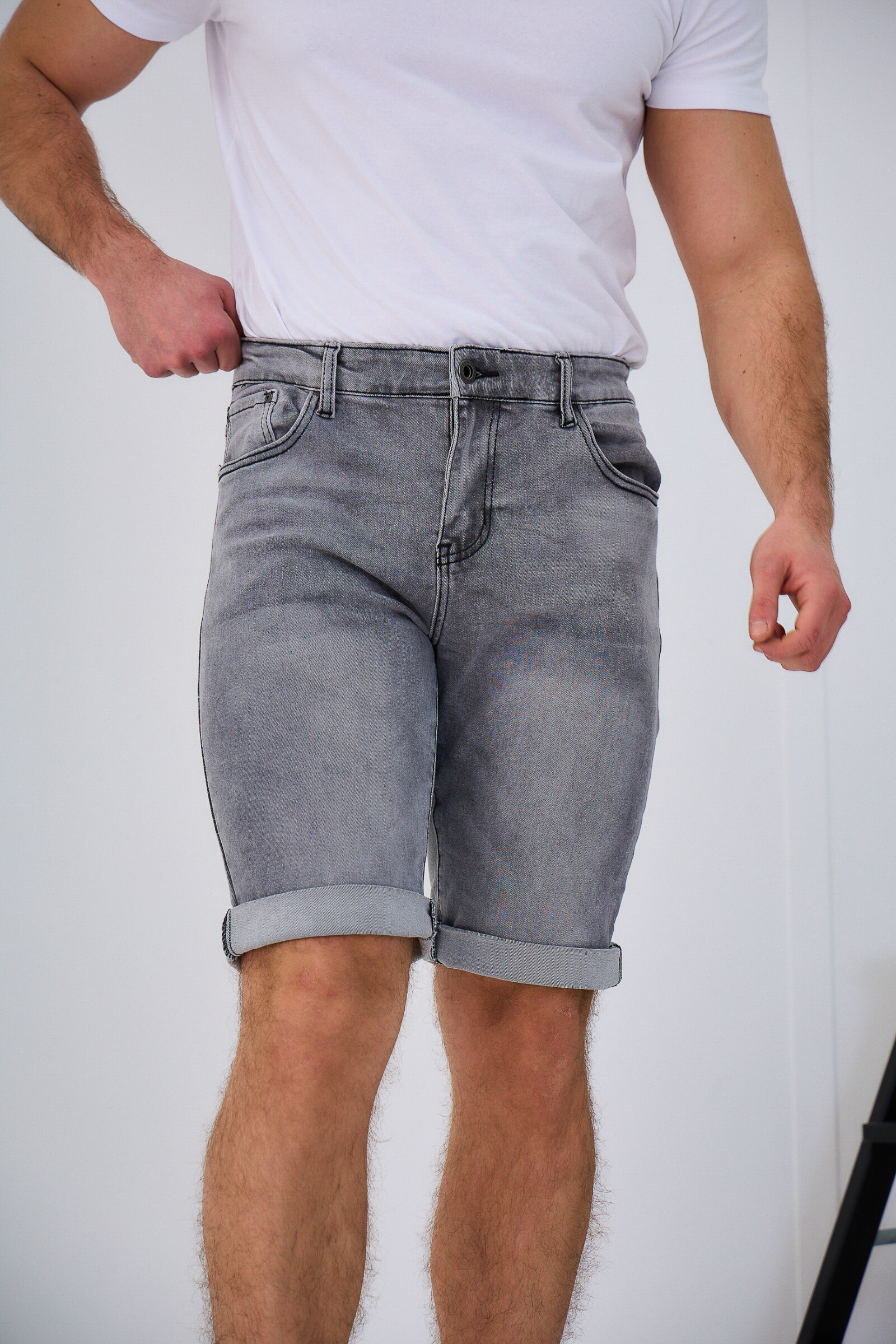Großhändler Omnimen - Graue Jeansshorts mit Reißverschlussfliegen abgenutzt