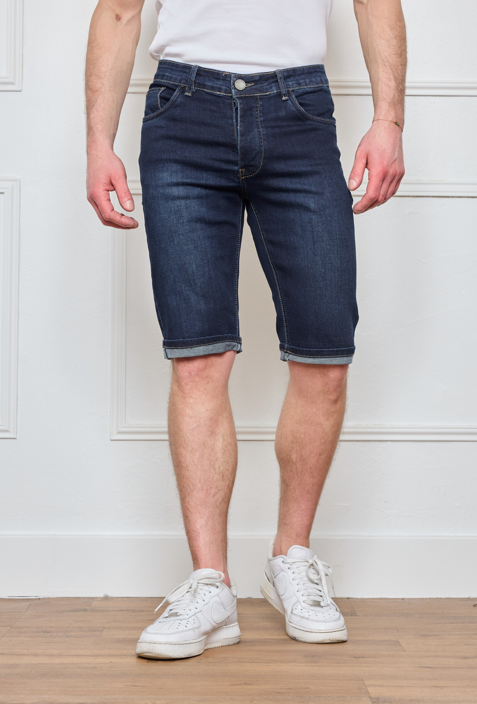 Wholesaler Omnimen - Jeans shorts with backhand