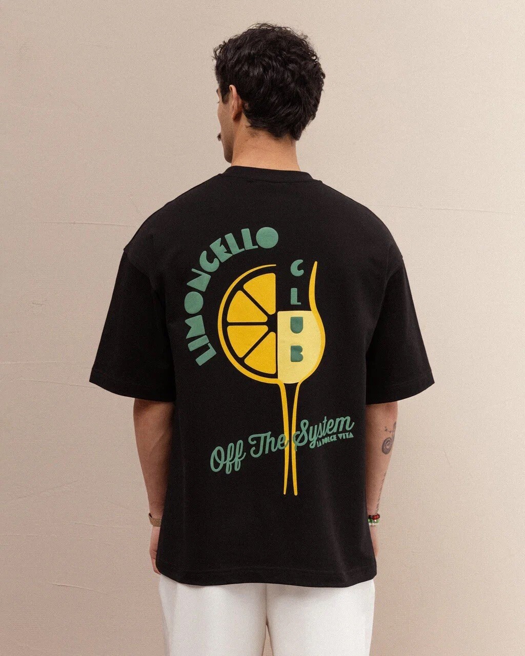 Großhändler PLUS EIGHTEEN - Hochwertiges, übergroßes T-Shirt
