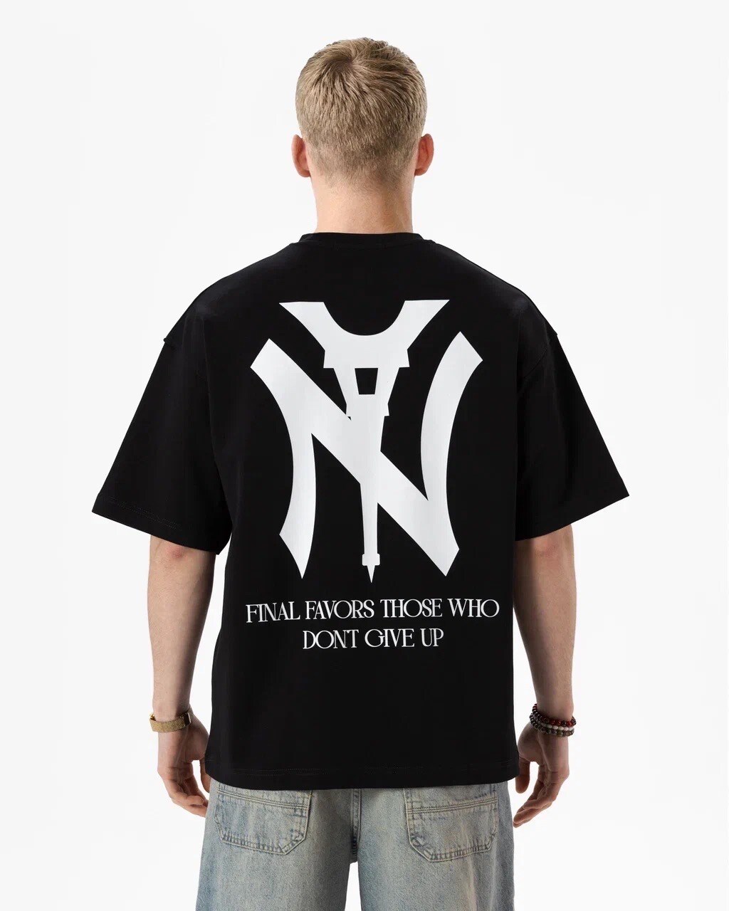 Großhändler PLUS EIGHTEEN - Zusammen
