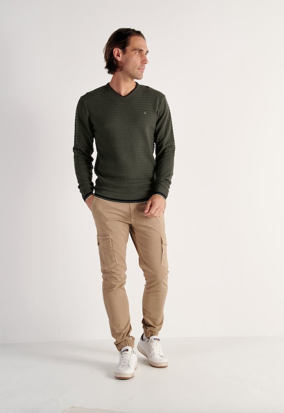 Mayorista RMS 26 BY FRANCE DENIM - Suéter de calibre 12 con cuello en V y tejido texturizado Mayorista RMS 26 BY FRANCE DENIM - Suéter de calibre 12 con cuello en V y tejido texturizado