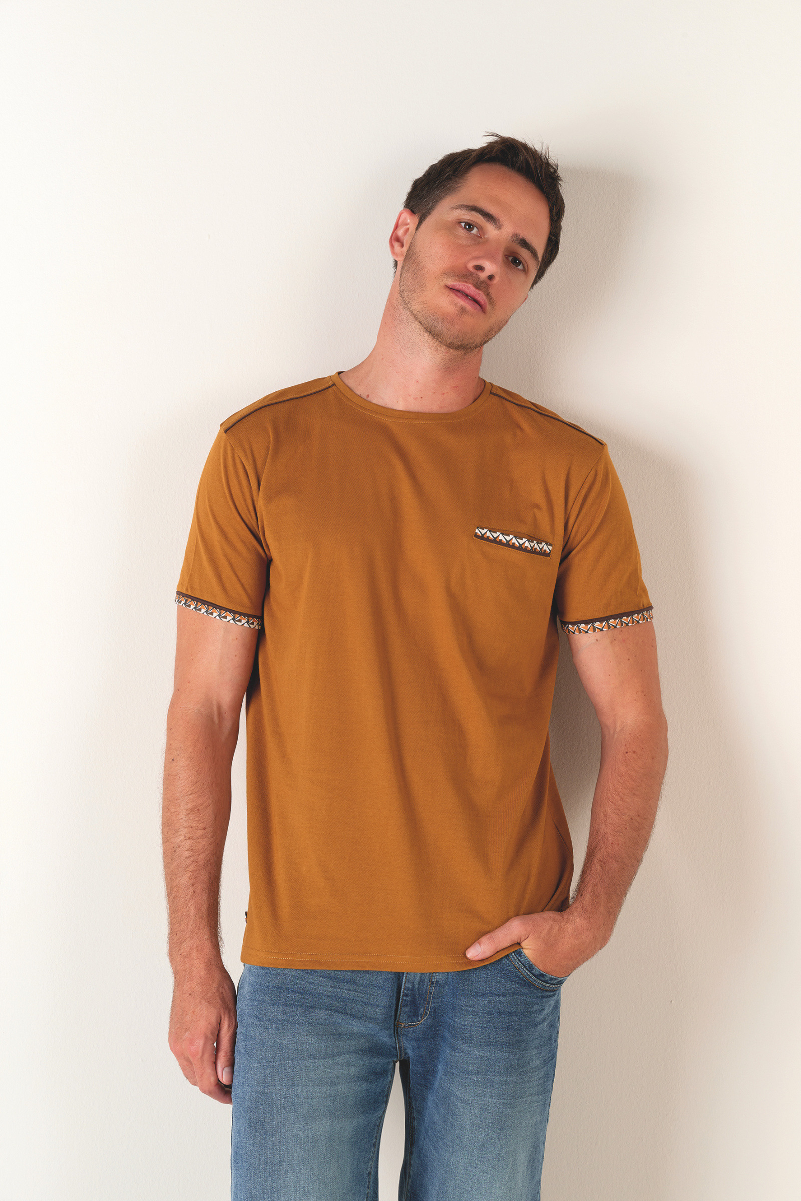 Großhändler RMS 26 BY FRANCE DENIM - Jersey-T-Shirt mit ethnischen Druckdetails