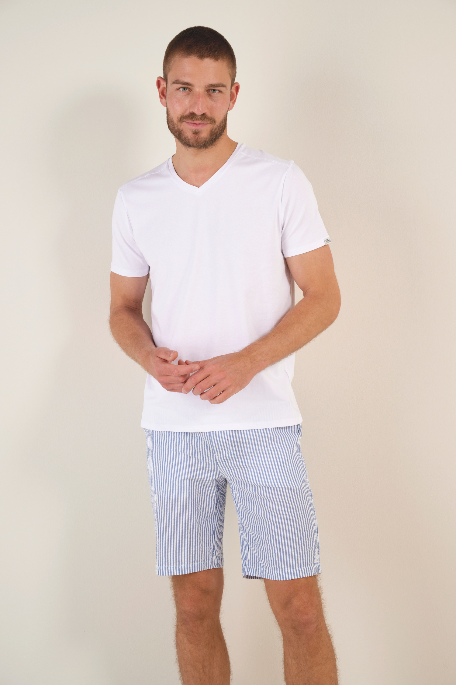Grossista RMS 26 BY FRANCE DENIM - T-shirt in jersey elasticizzato con scollo a V