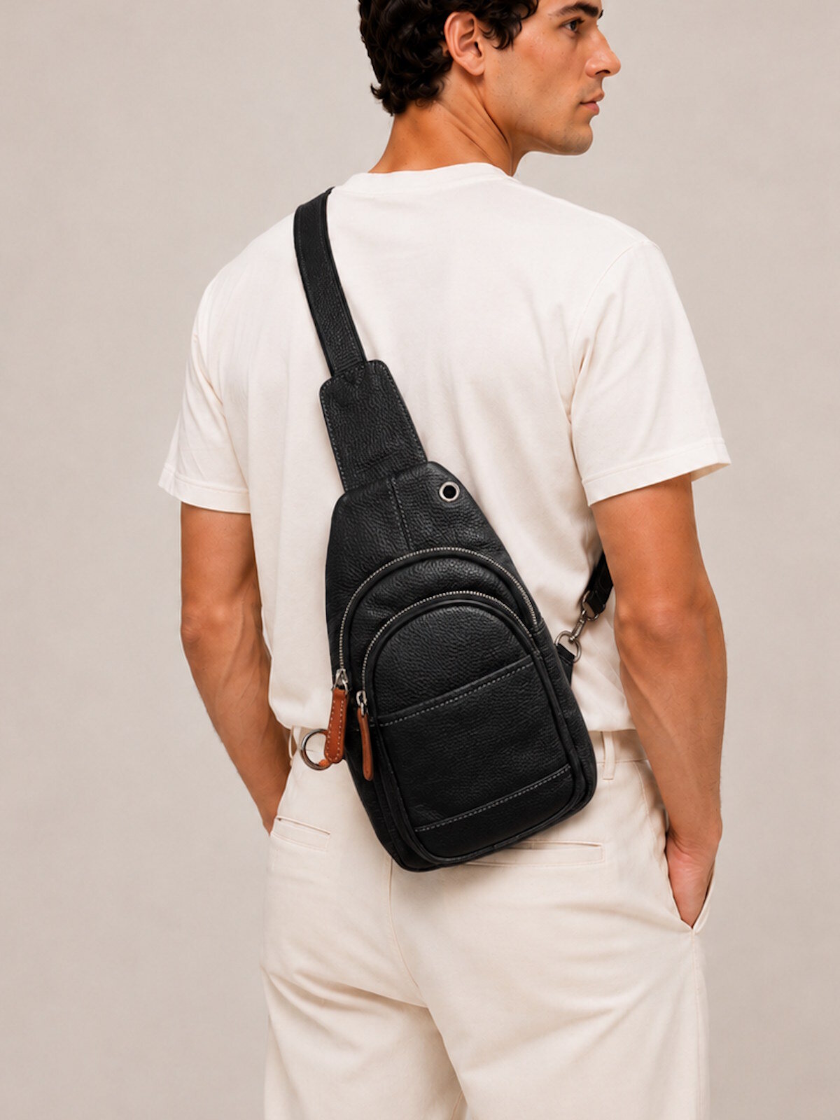 Wholesaler Suie Valentini - Geniune leather crossbody bag, for men