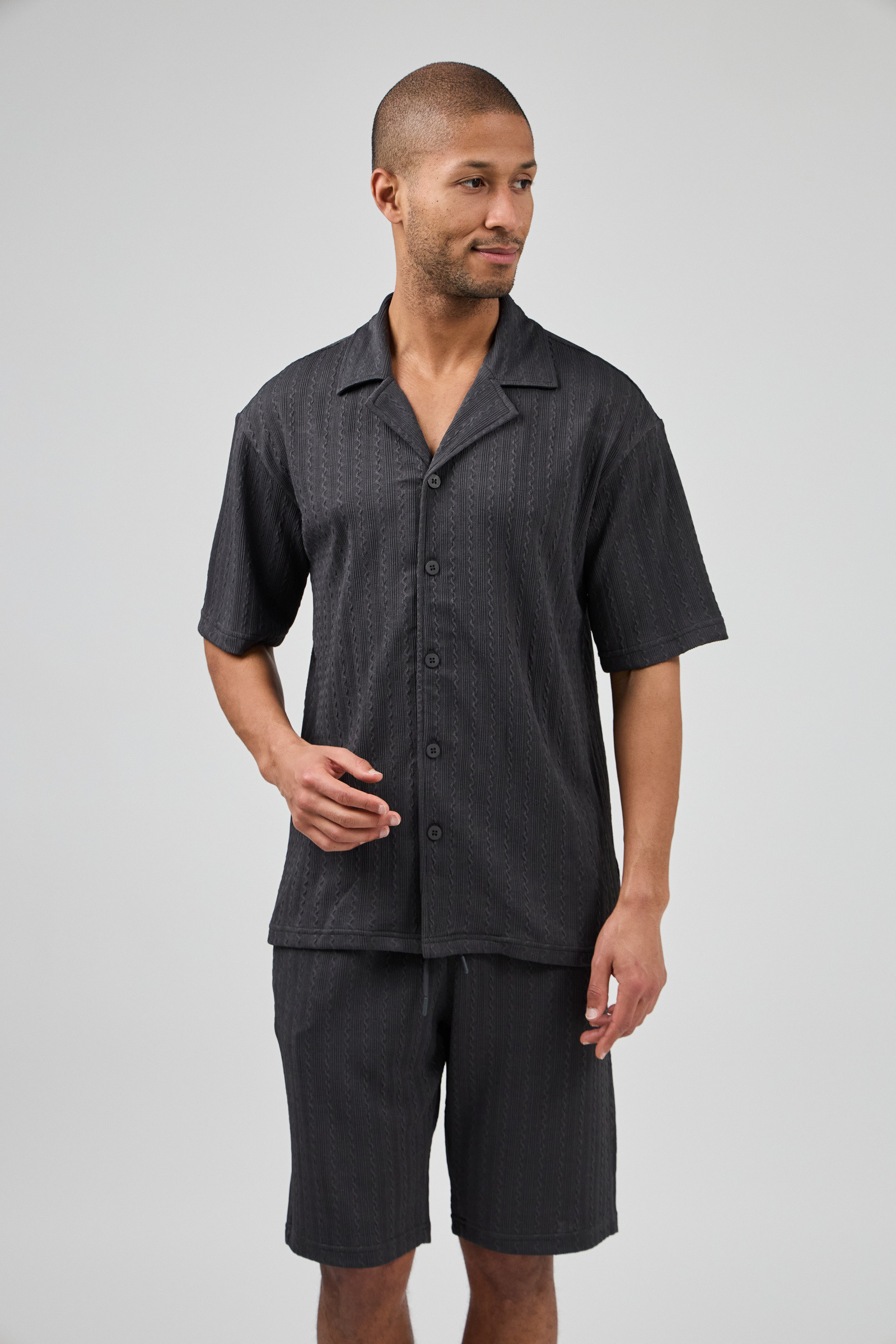 Wholesaler TOP MONDAY - Casual set featuring a short-sleeve shirt and matching shorts