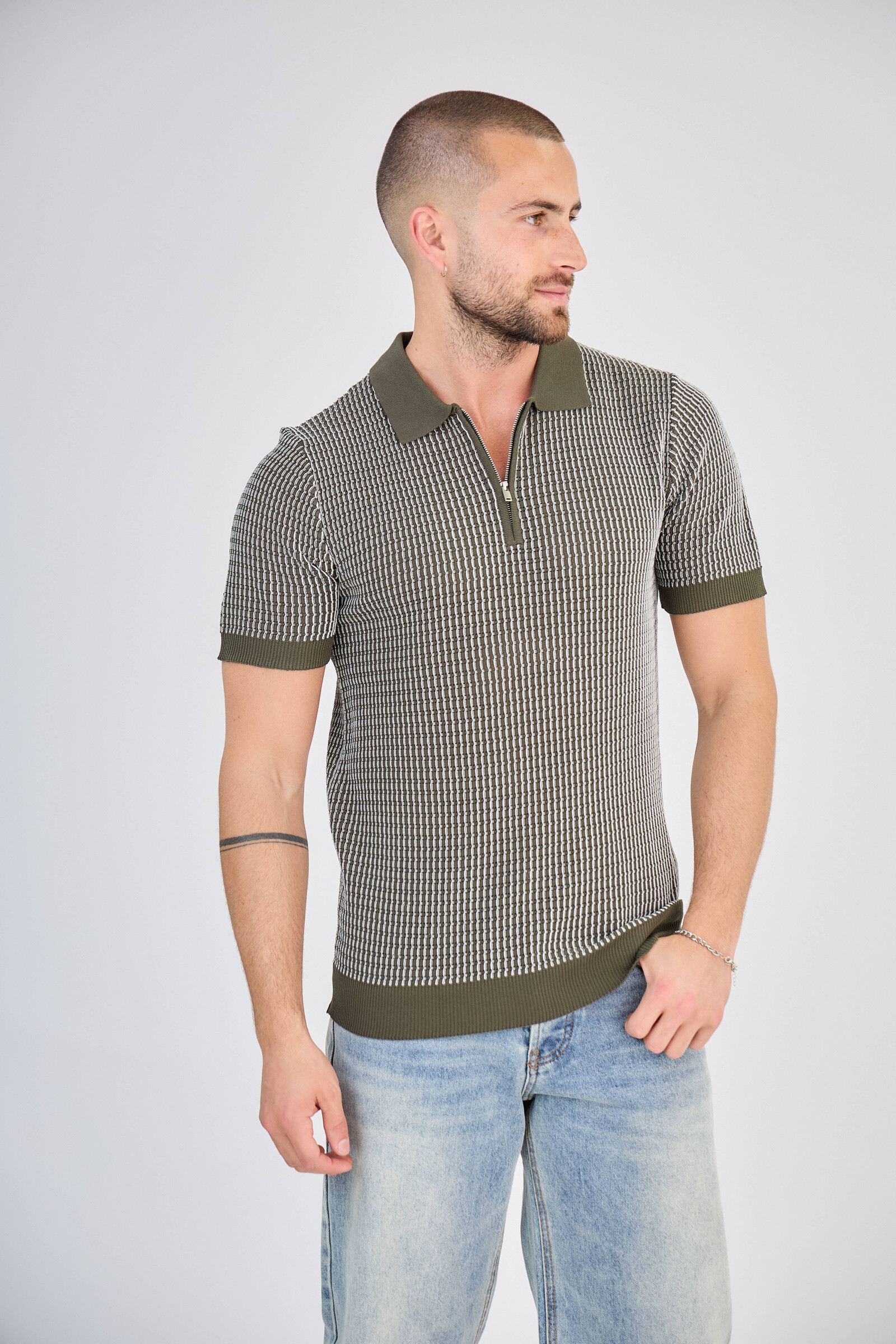 Grossiste TOP MONDAY - Polo Zippé en maille torsadée