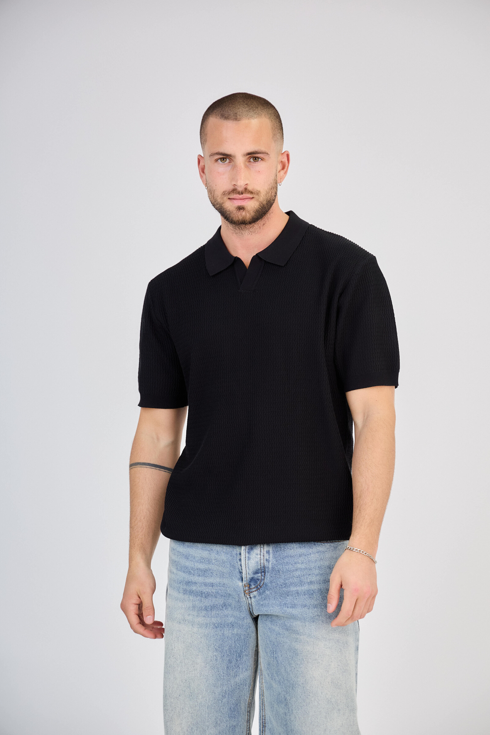 Grossiste TOP MONDAY - Polo texturé en maille piquée