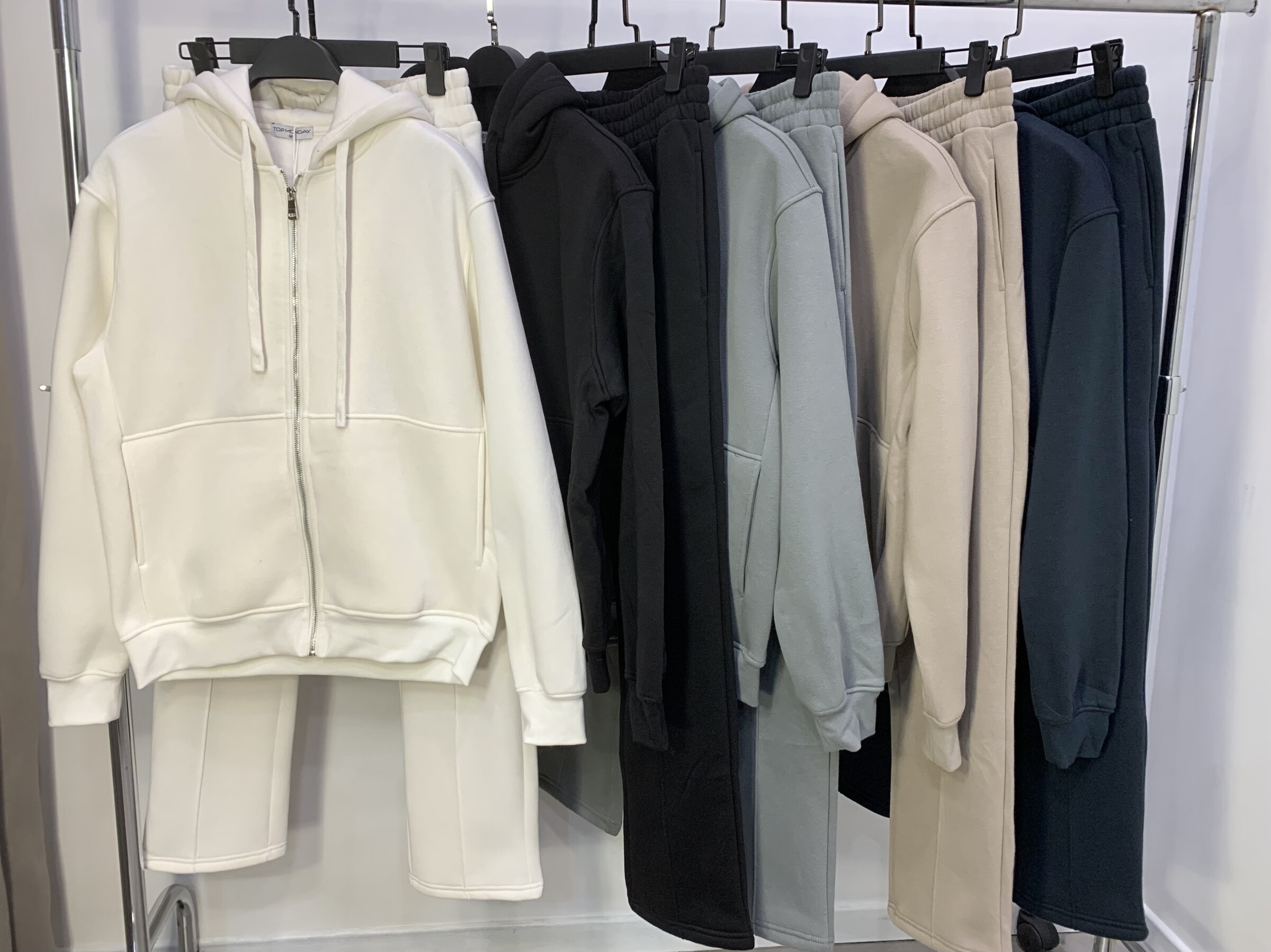 Grossiste TOP MONDAY - Gilet sweat avec capuche épais