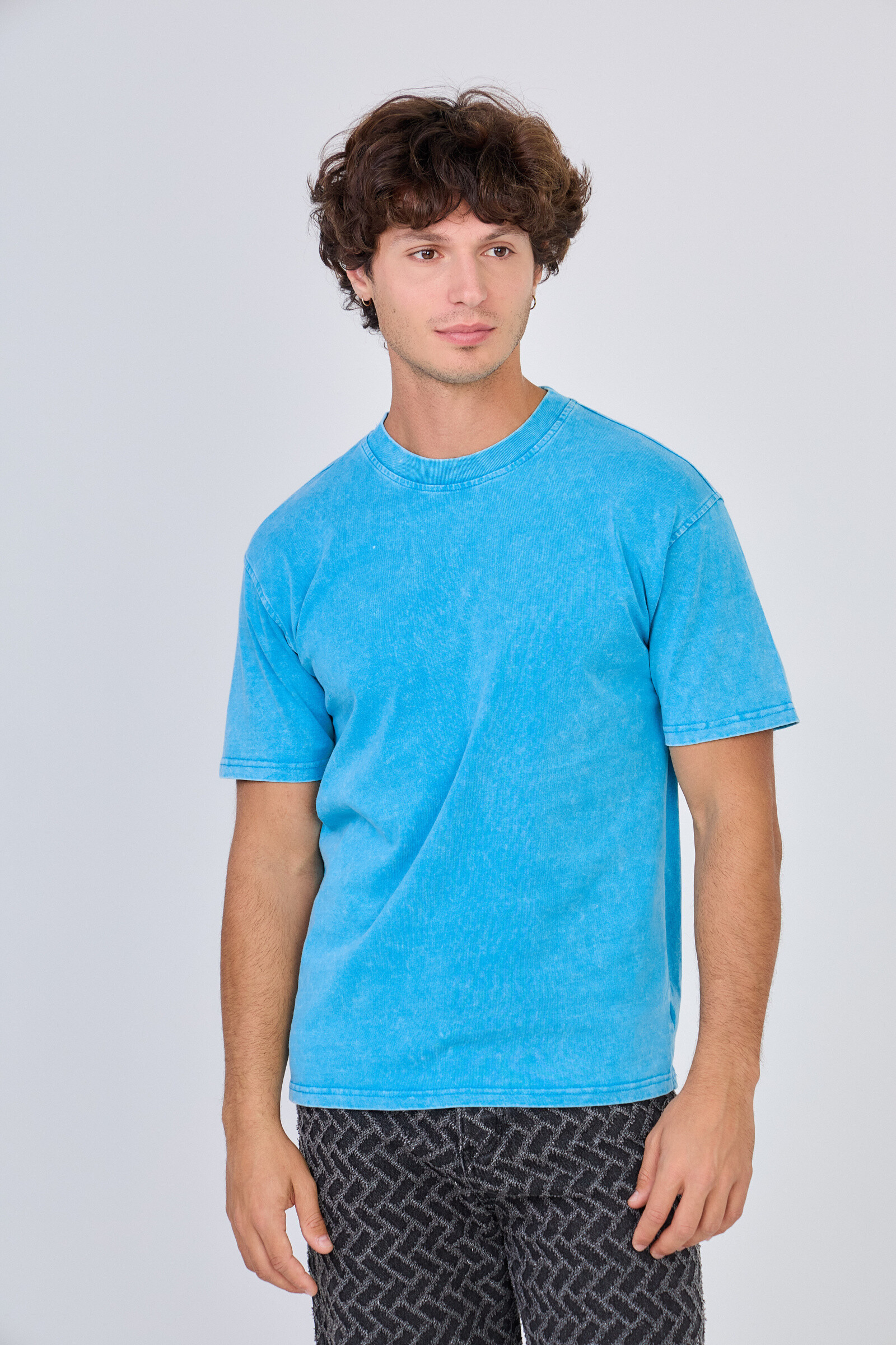 Grossiste TOP MONDAY - T-shirt délavée