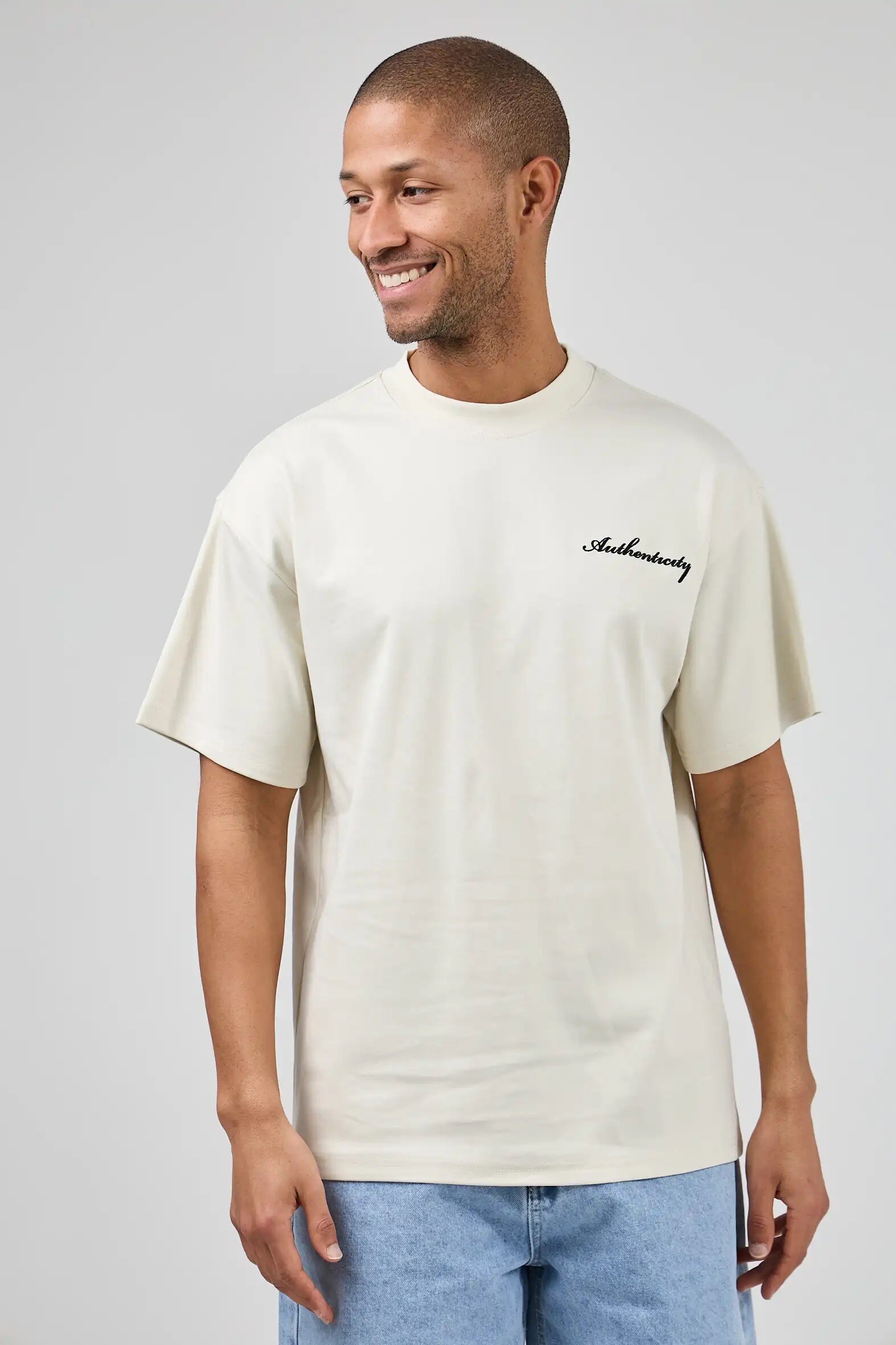Großhändler TOP MONDAY - T-Shirt mit authentischem Rückendesign