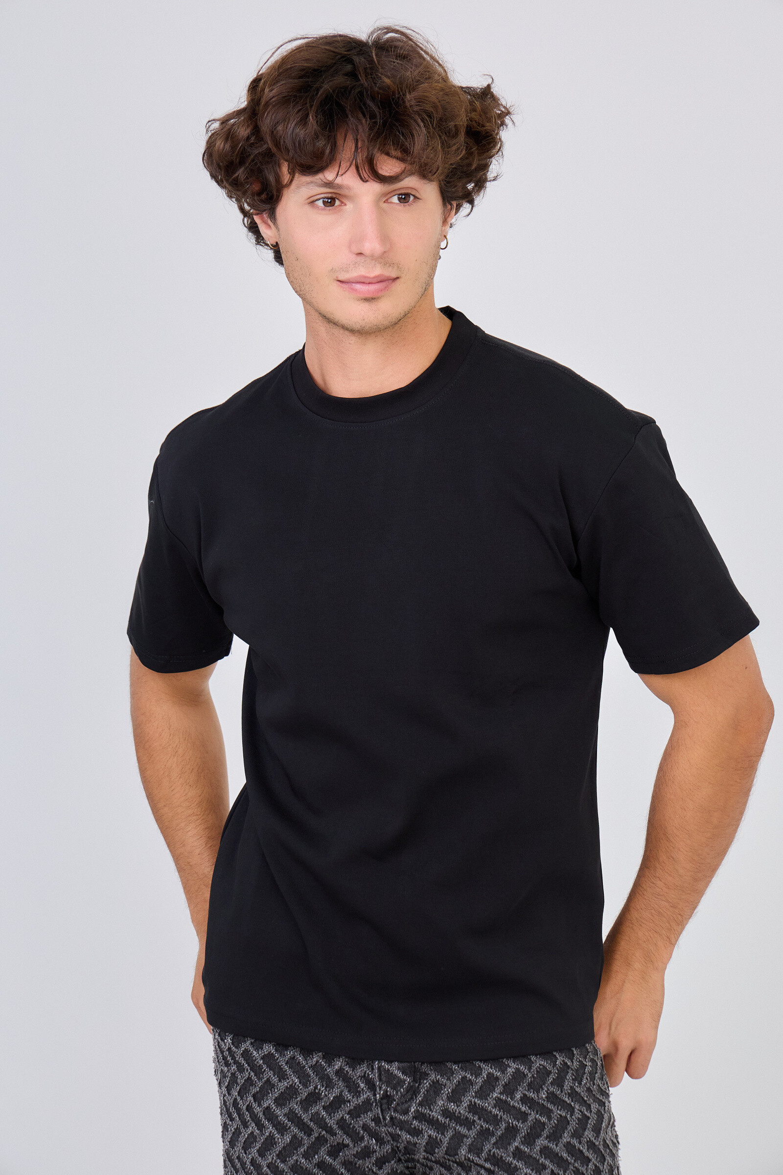 Grossiste TOP MONDAY - T-shirt uni à manche courte