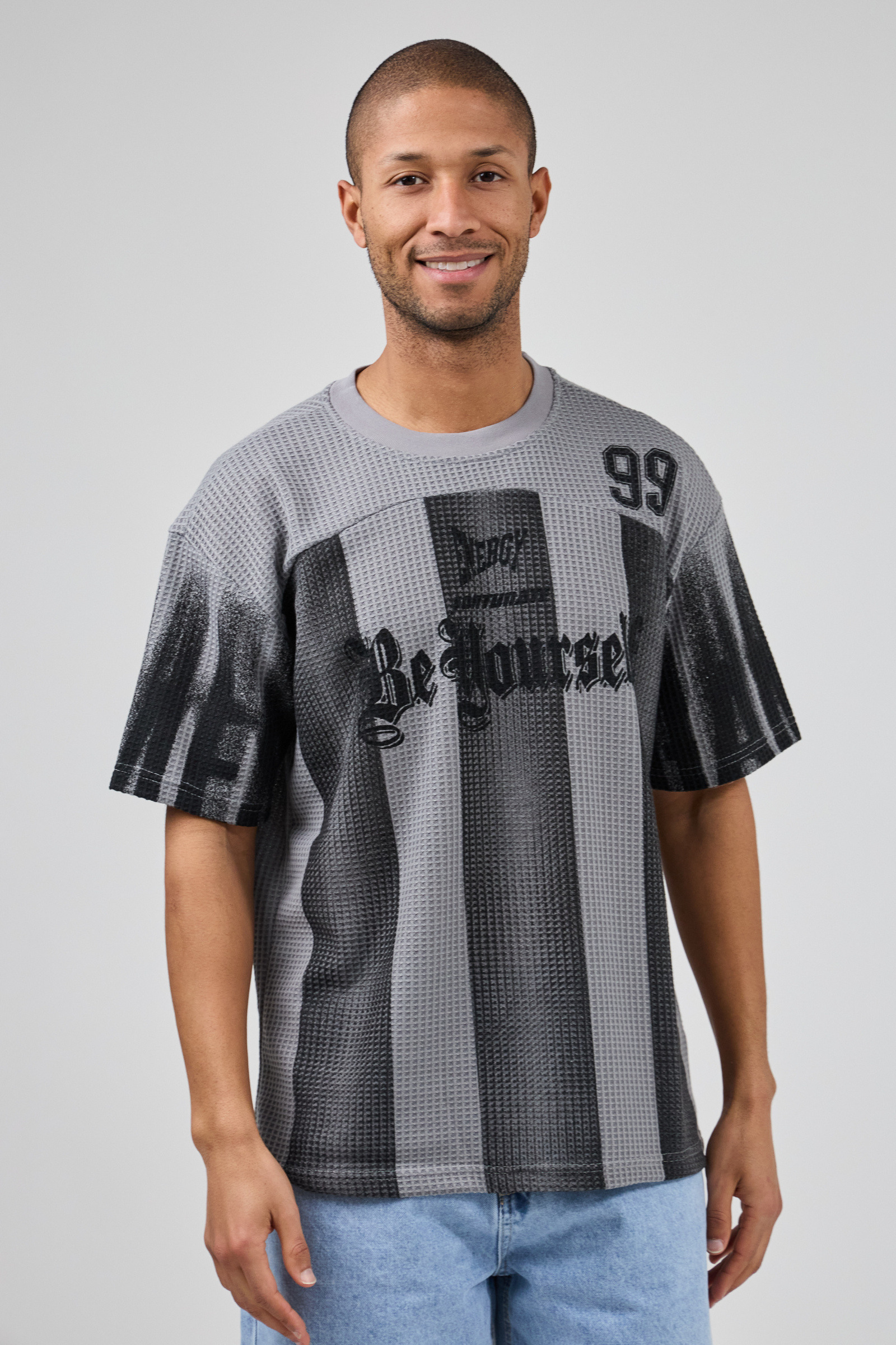 Großhändler TOP MONDAY - T-Shirt Yourself 99