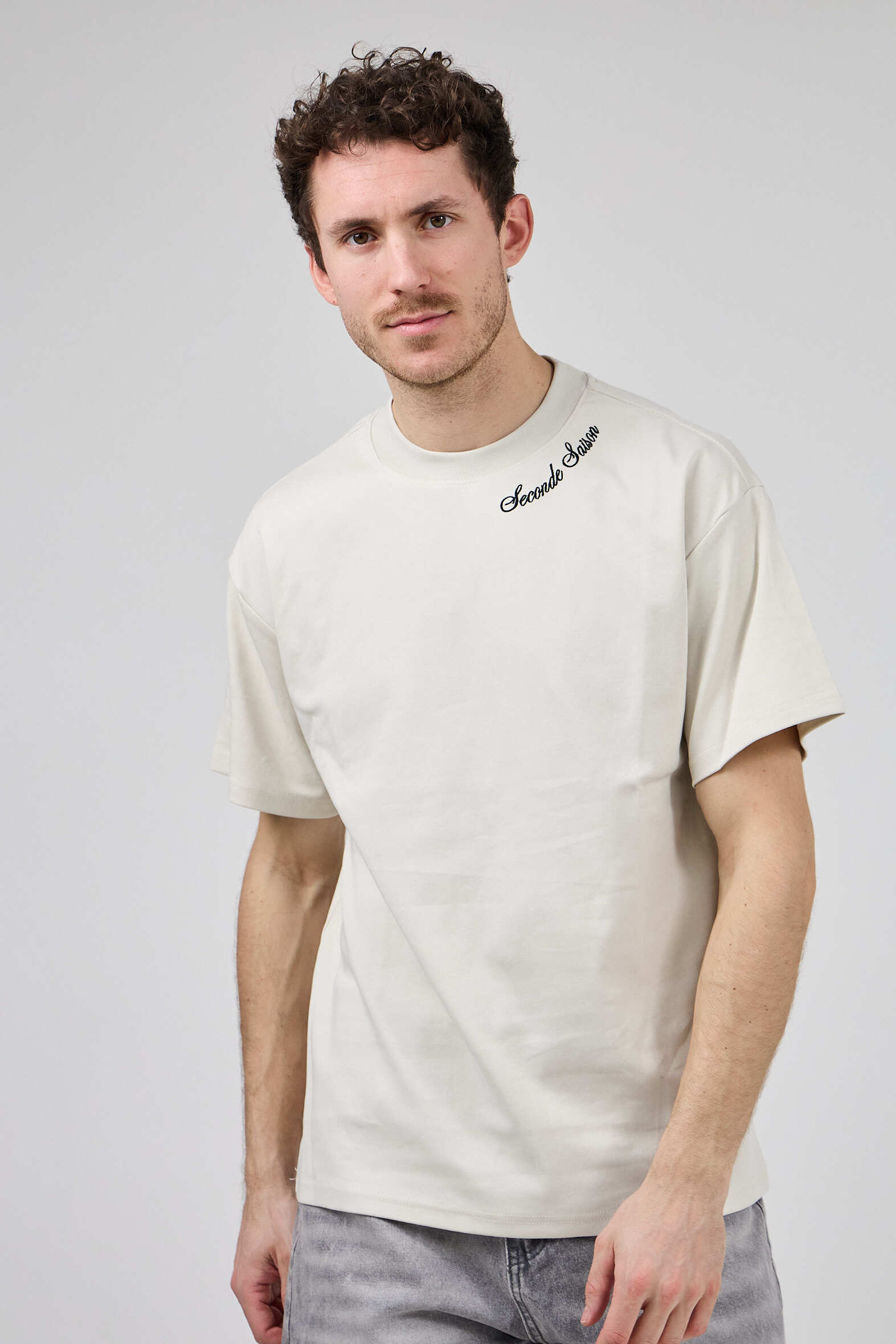 Wholesaler TOP MONDAY - T-shirt with vintage design on the back