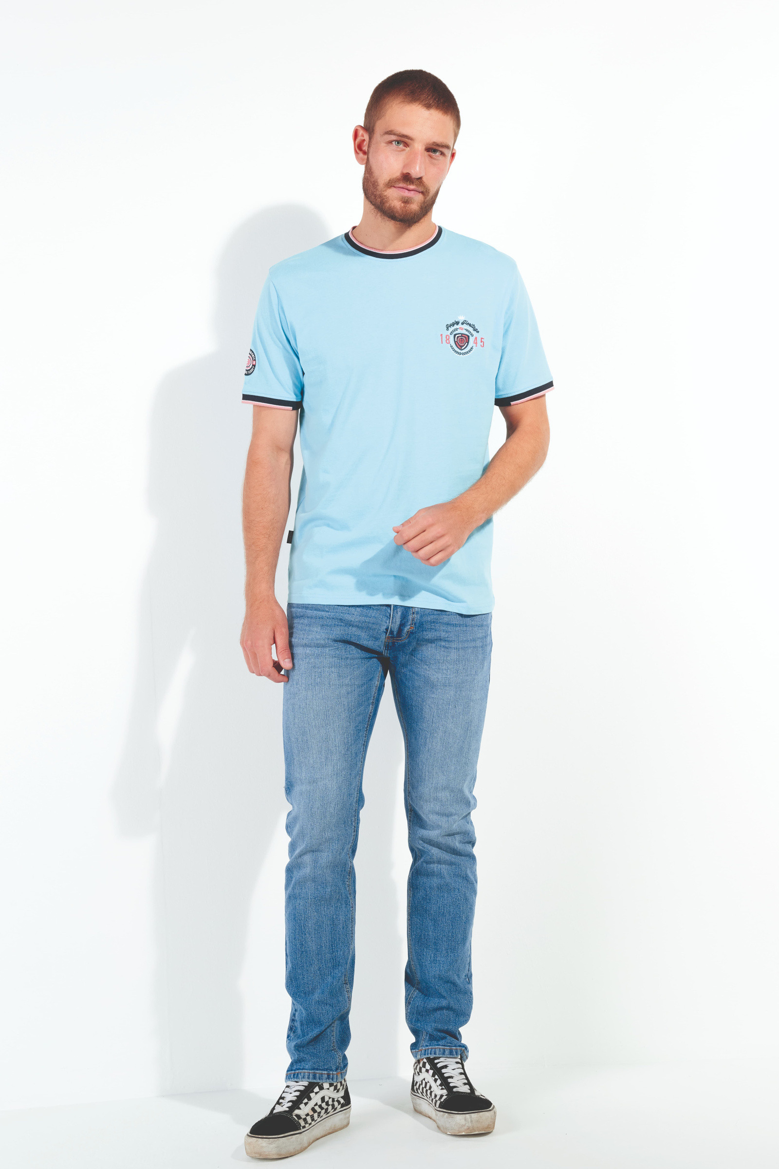 Großhändler UNION BLACK - Kurzarm-T-Shirt mit AOP XV Stickerei auf dem Rücken