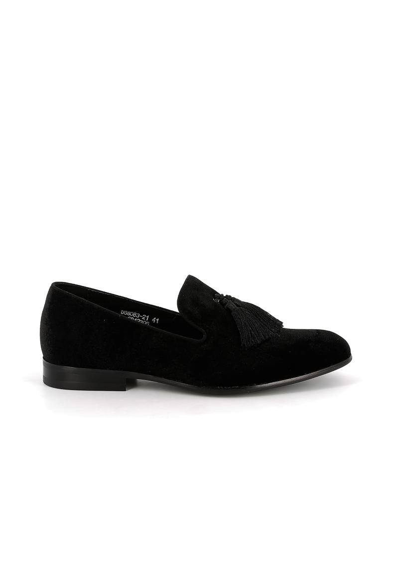 Grossiste UOMO design - Slip-on Homme en aspect velours avec accessoire pompon