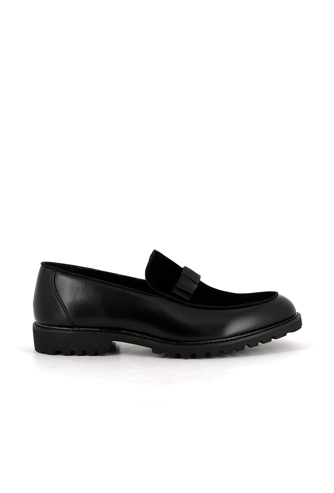 Wholesaler UOMO design - Men's Two-Tone Loafers with Tassels and Chunky Commando Sole