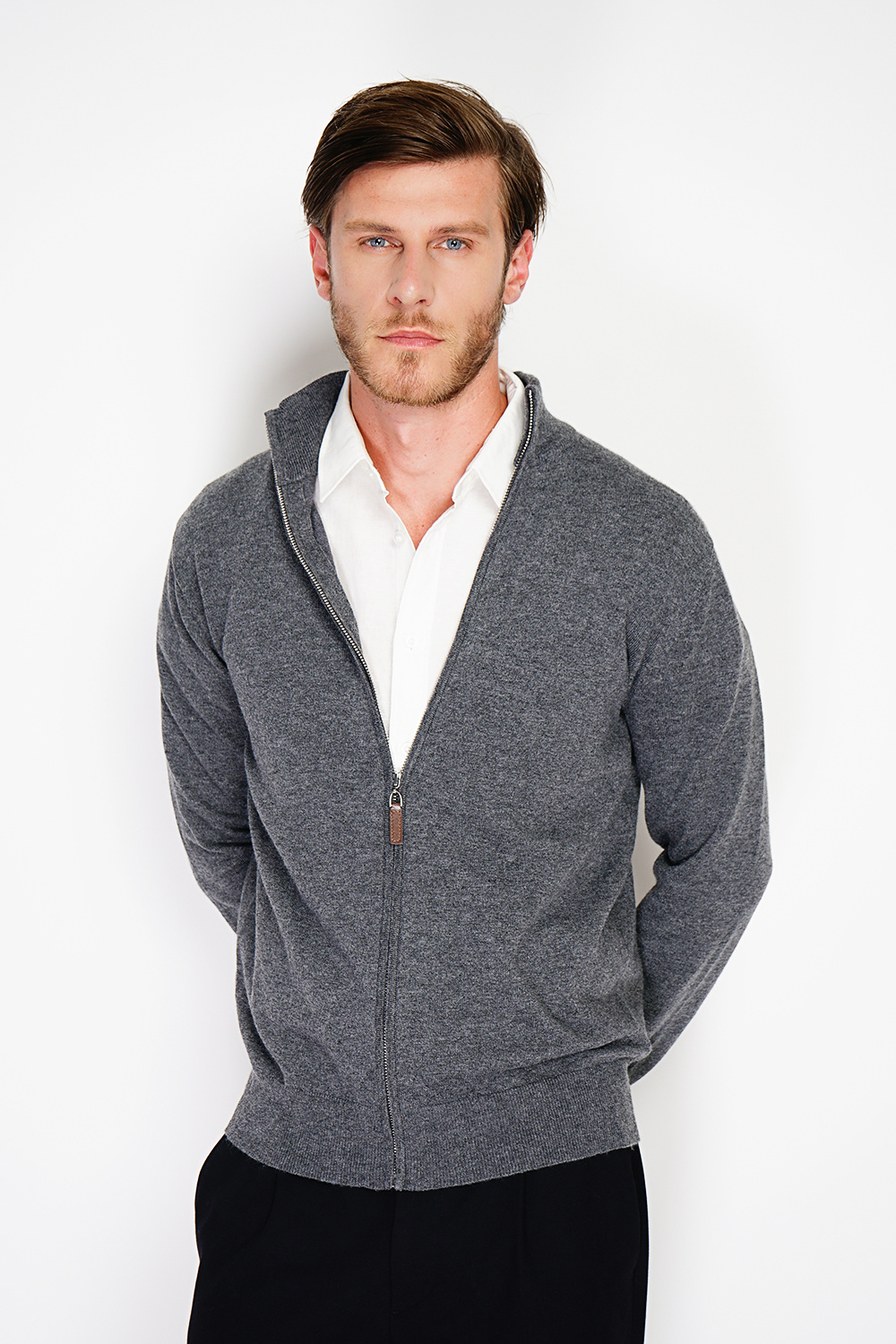 Grossista William de Faye - Cardigan classico con zip, maniche lunghe, maglia a doppio filo
