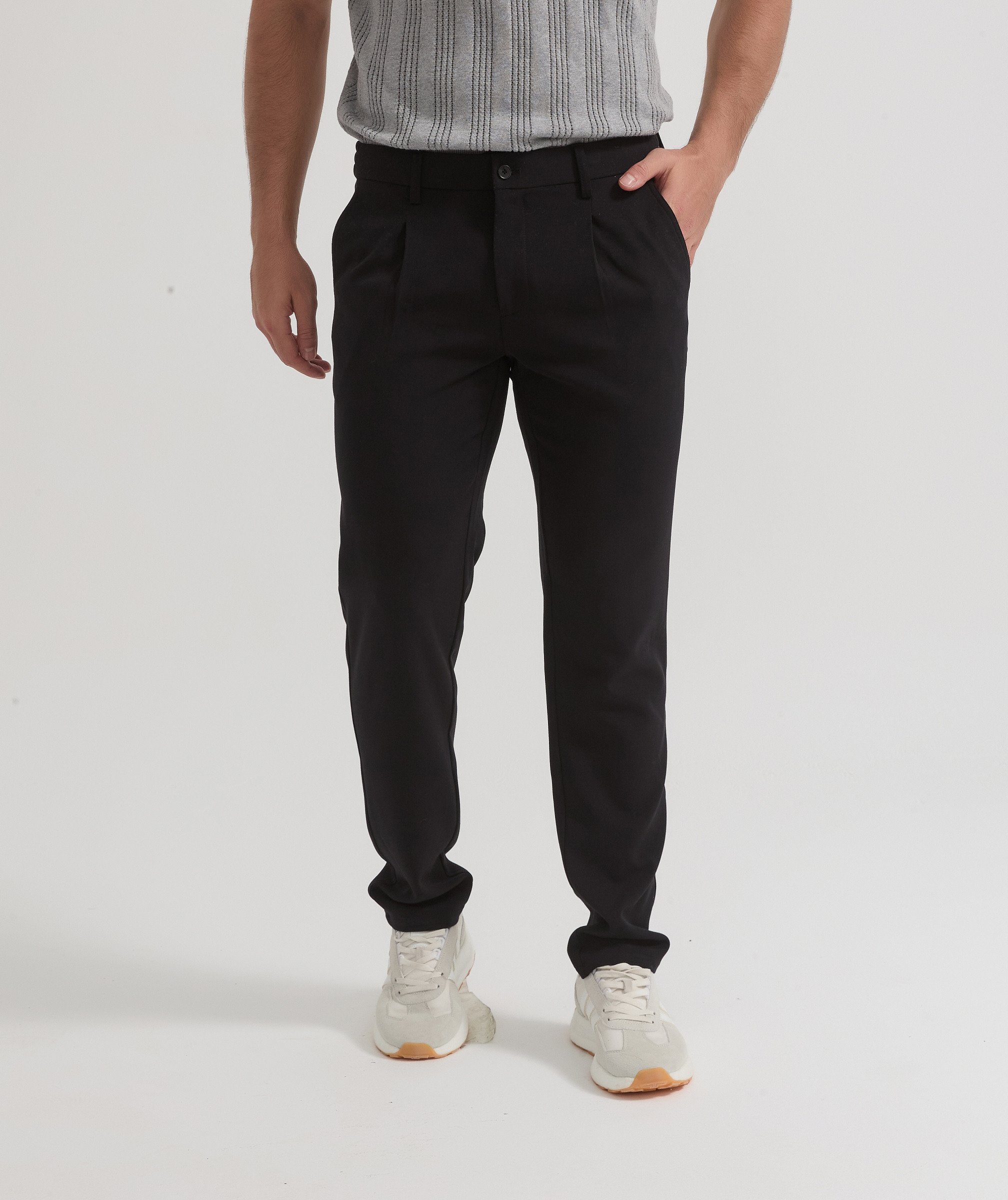 Großhändler Yves Enzo Paris - Schwarze Stretch-Hose mit Falten