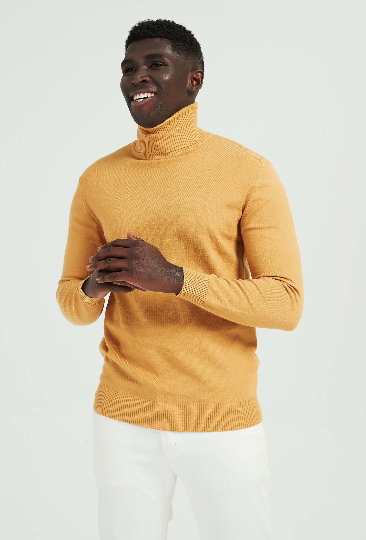 Grossiste Yves Enzo Paris - Pull col roulé en moutarde