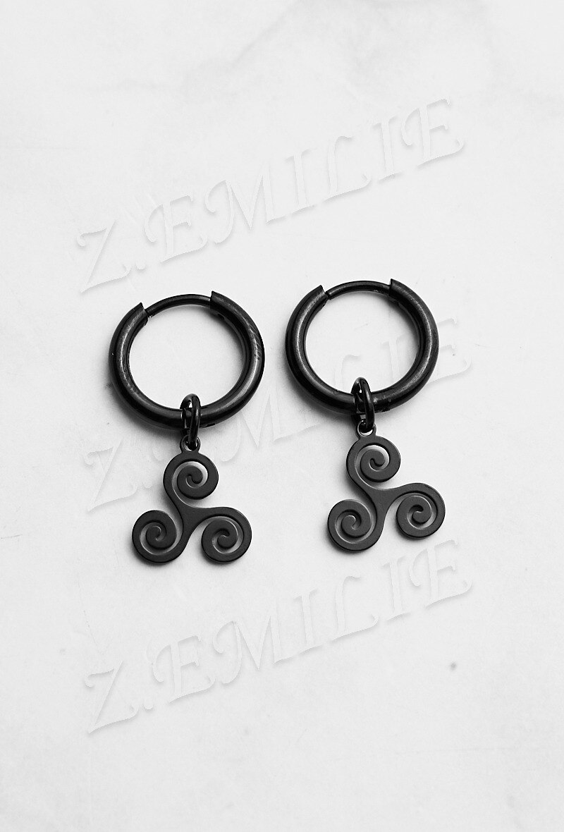 Grossiste Z. Emilie - Boucle d'oreille acier créole motif triskell