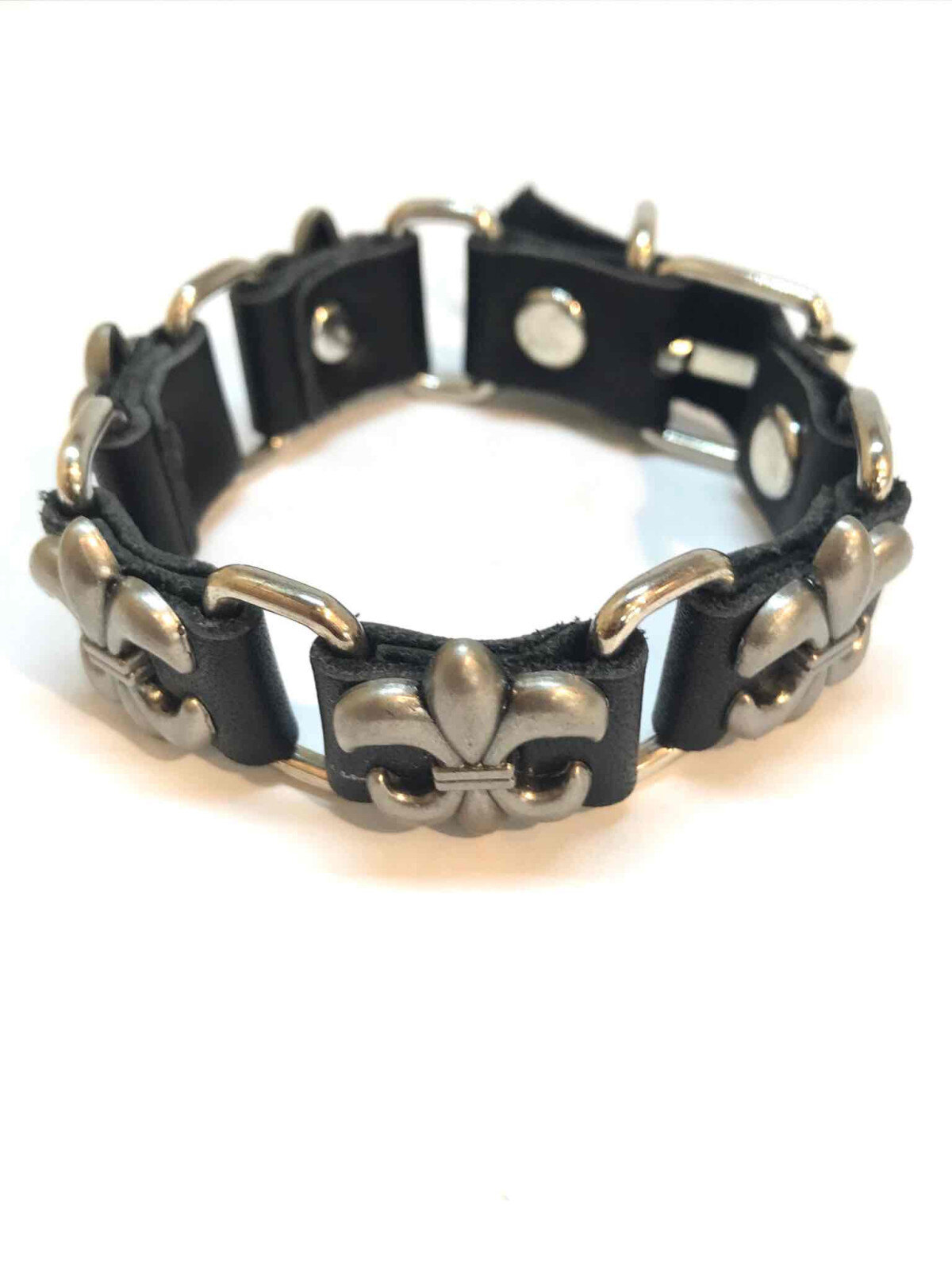 Wholesaler Z. Emilie - Fleur de lys leather bracelet