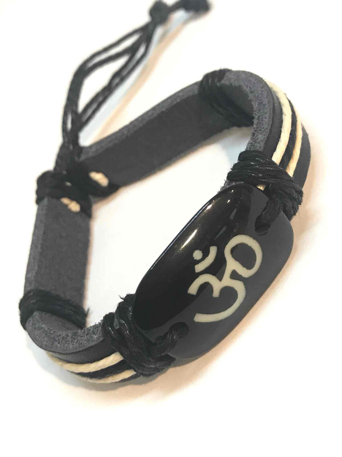Wholesaler Z. Emilie - Om leather bracelet