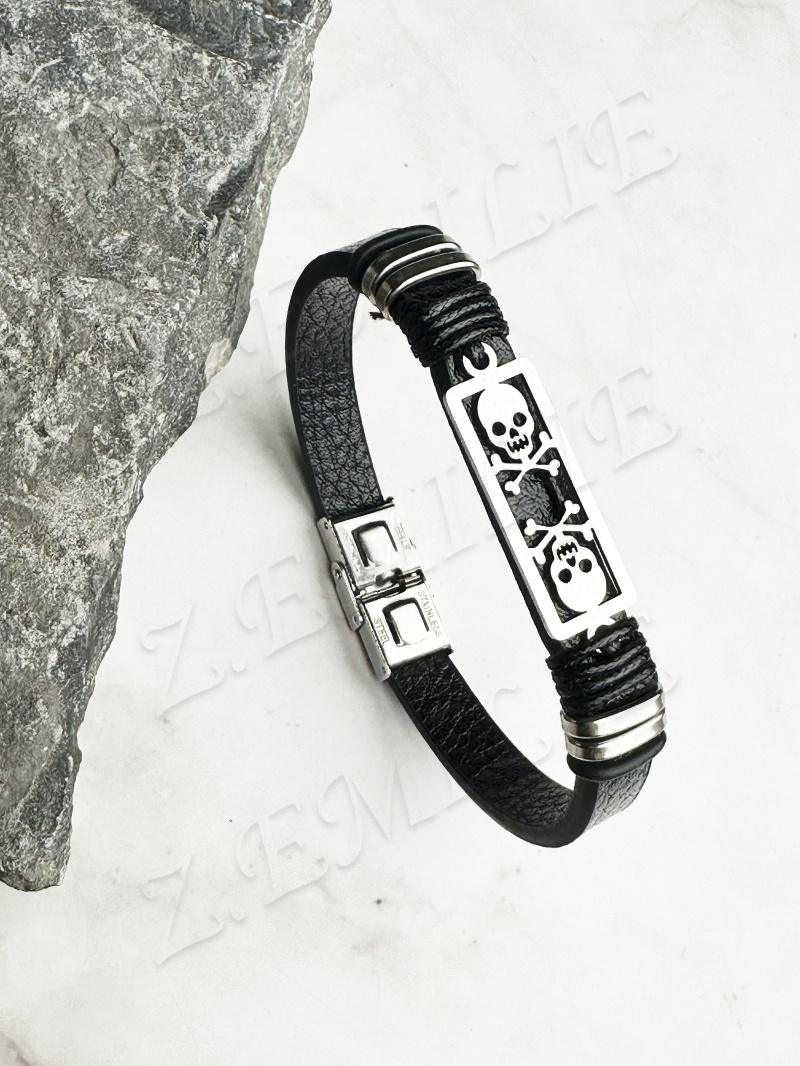 Großhändler Z. Emilie - Totenkopf-Armband aus Kautschukstahl