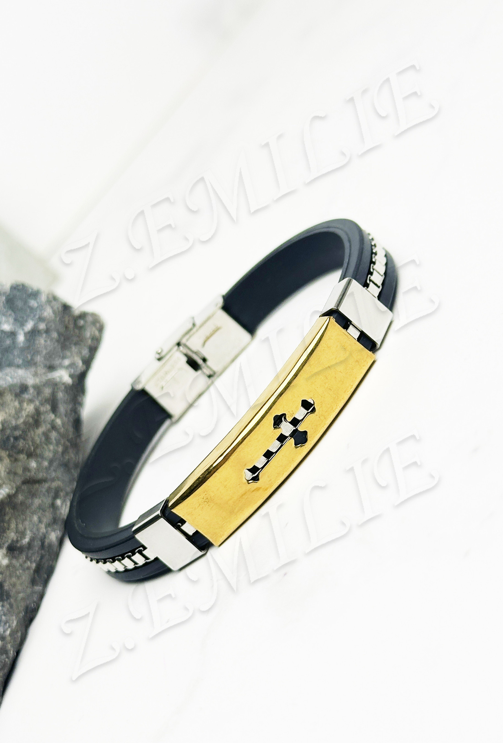 Wholesaler Z. Emilie - Steel and rubber cross bracelet