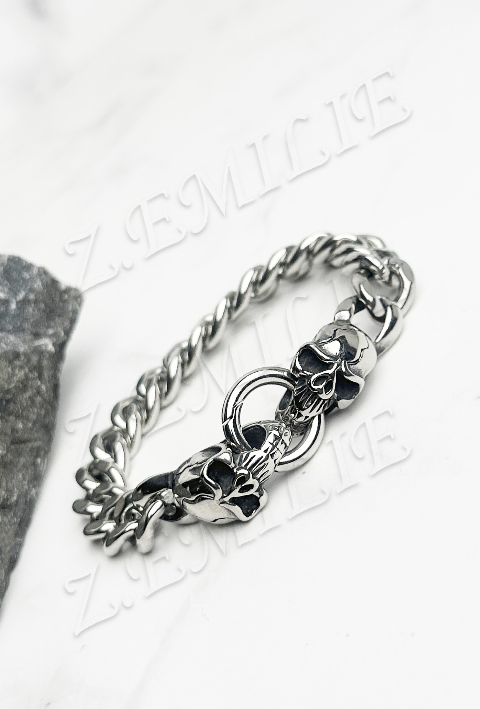 Grossiste Z. Emilie - Bracelet acier tête de mort