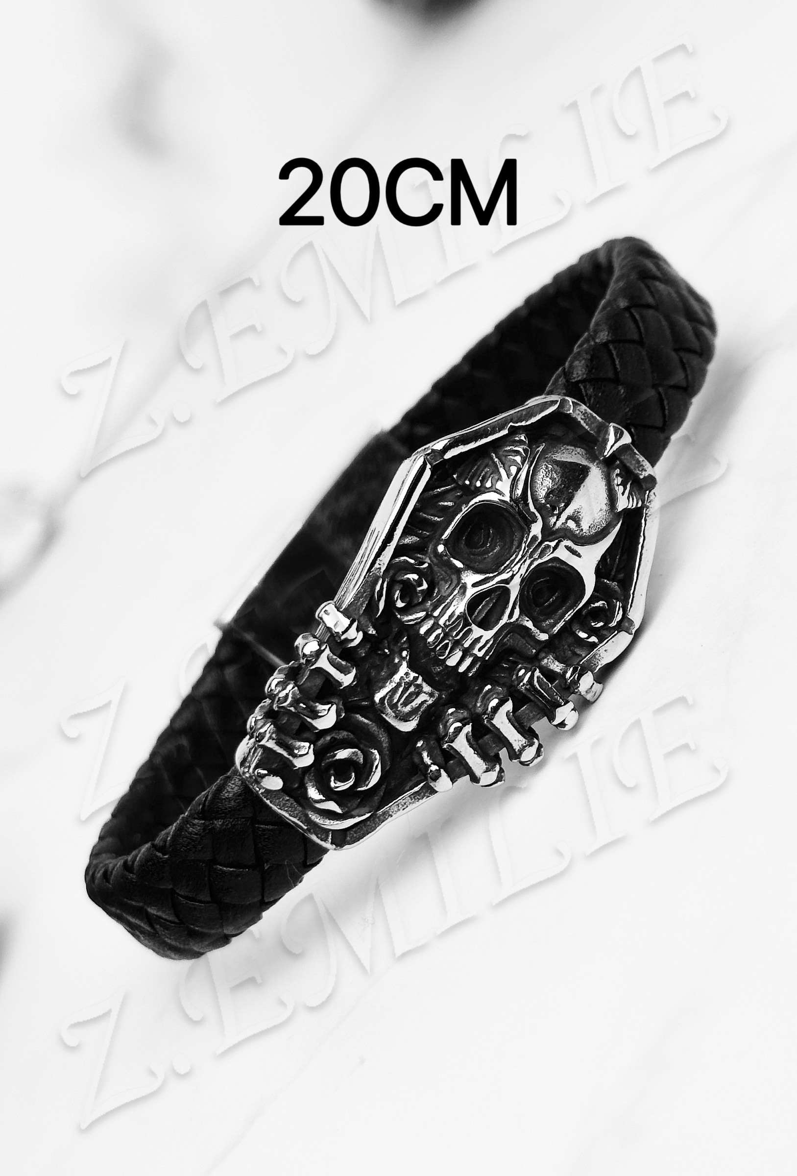 Großhändler Z. Emilie - Lederarmband mit Totenkopf