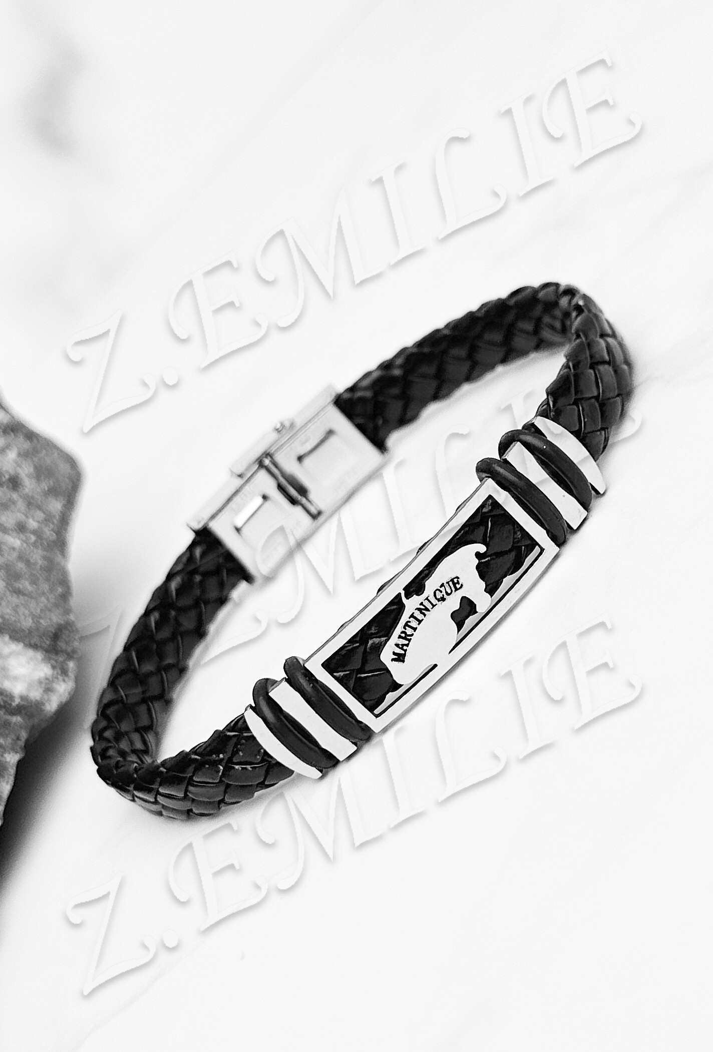 Großhändler Z. Emilie - Totenkopf-Armband aus Kautschukstahl