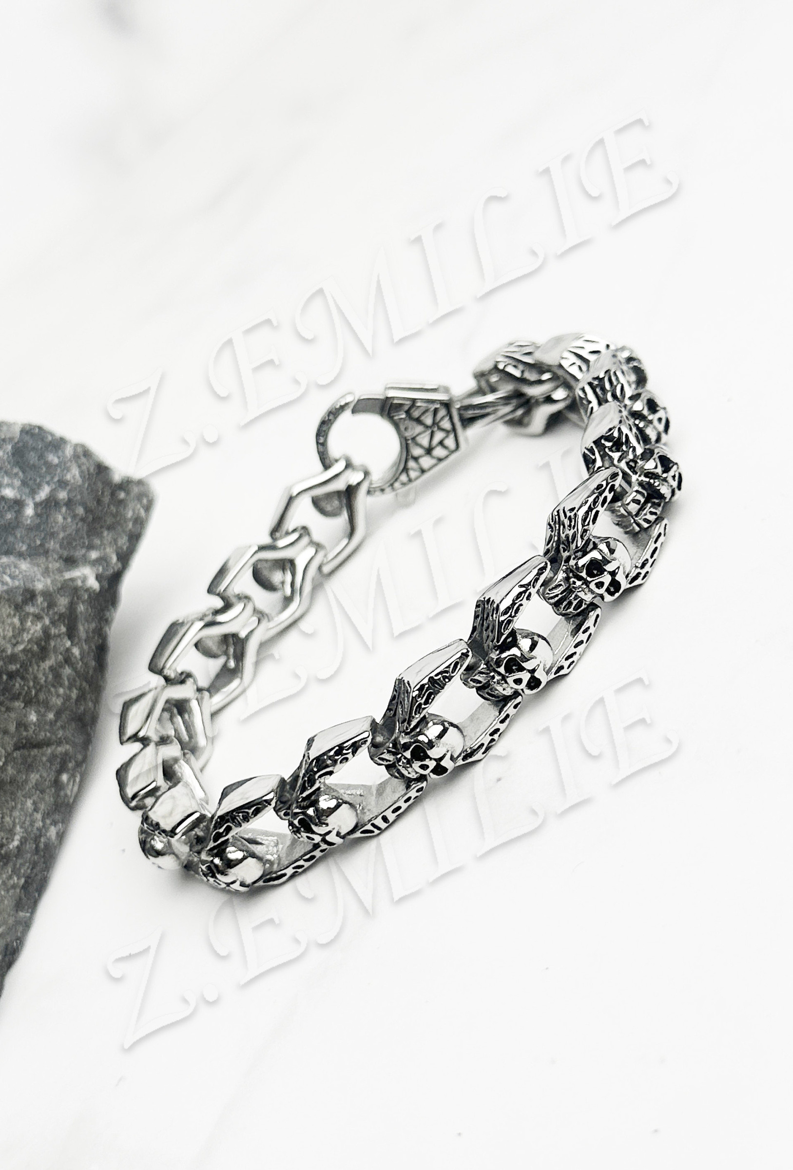Grossiste Z. Emilie - Bracelet acier tête de mort