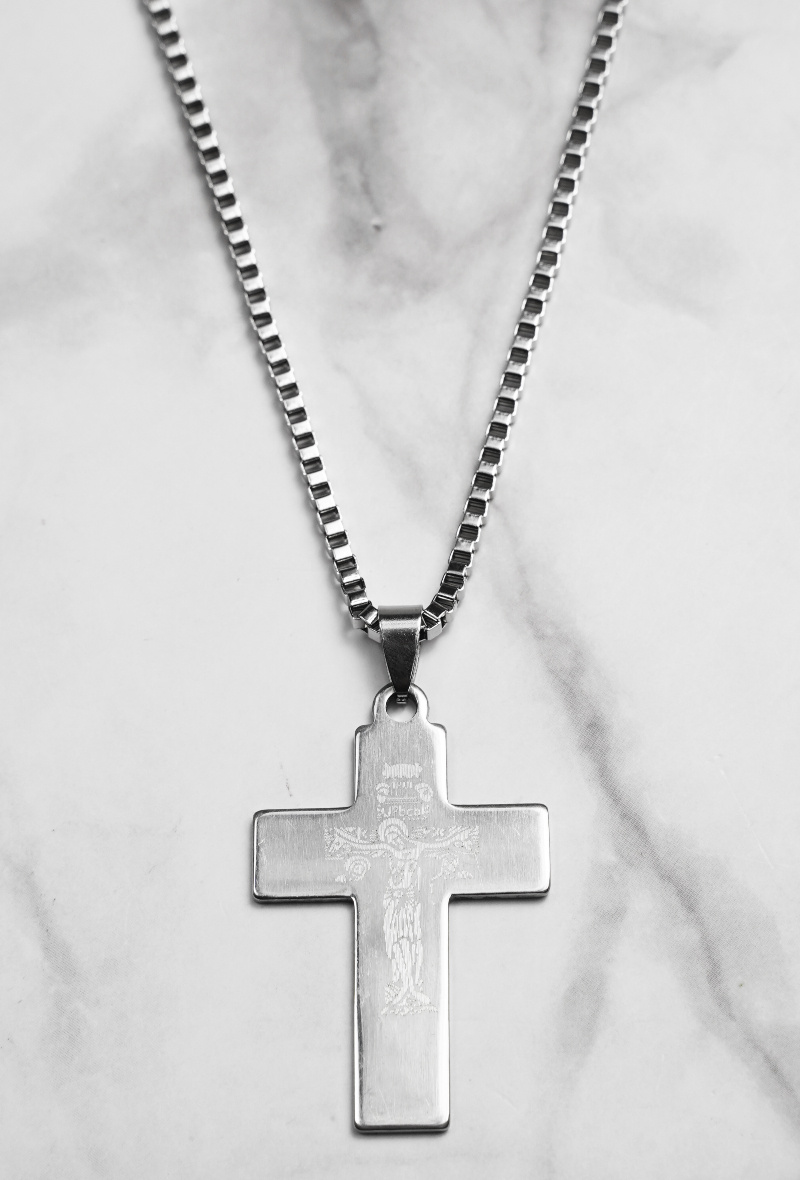 Großhändler Z. Emilie - Stahlkreuzkette mit Jesus Christus