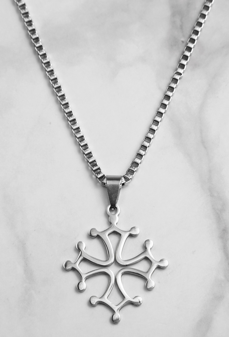 Großhändler Z. Emilie - Stahlhalskette mit okzitanischem Kreuz