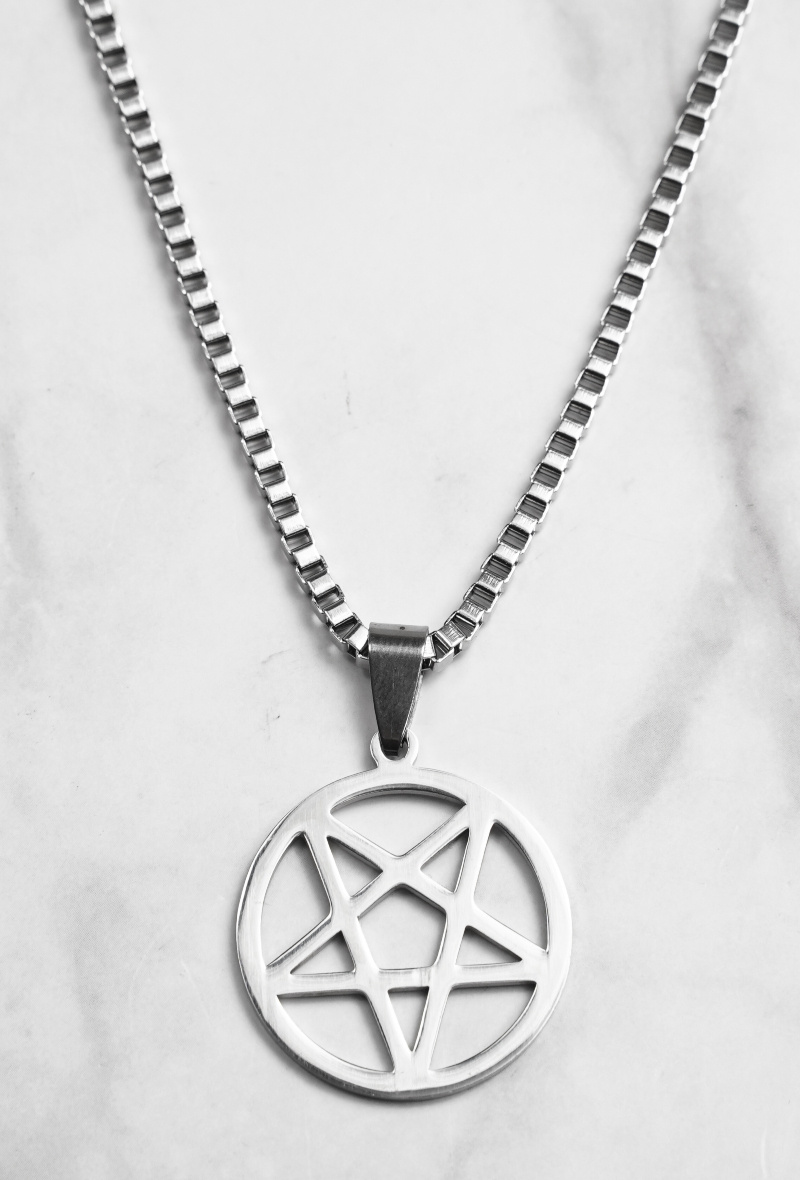 Großhändler Z. Emilie - Umgedrehtes Pentagramm-Halsband aus Stahl