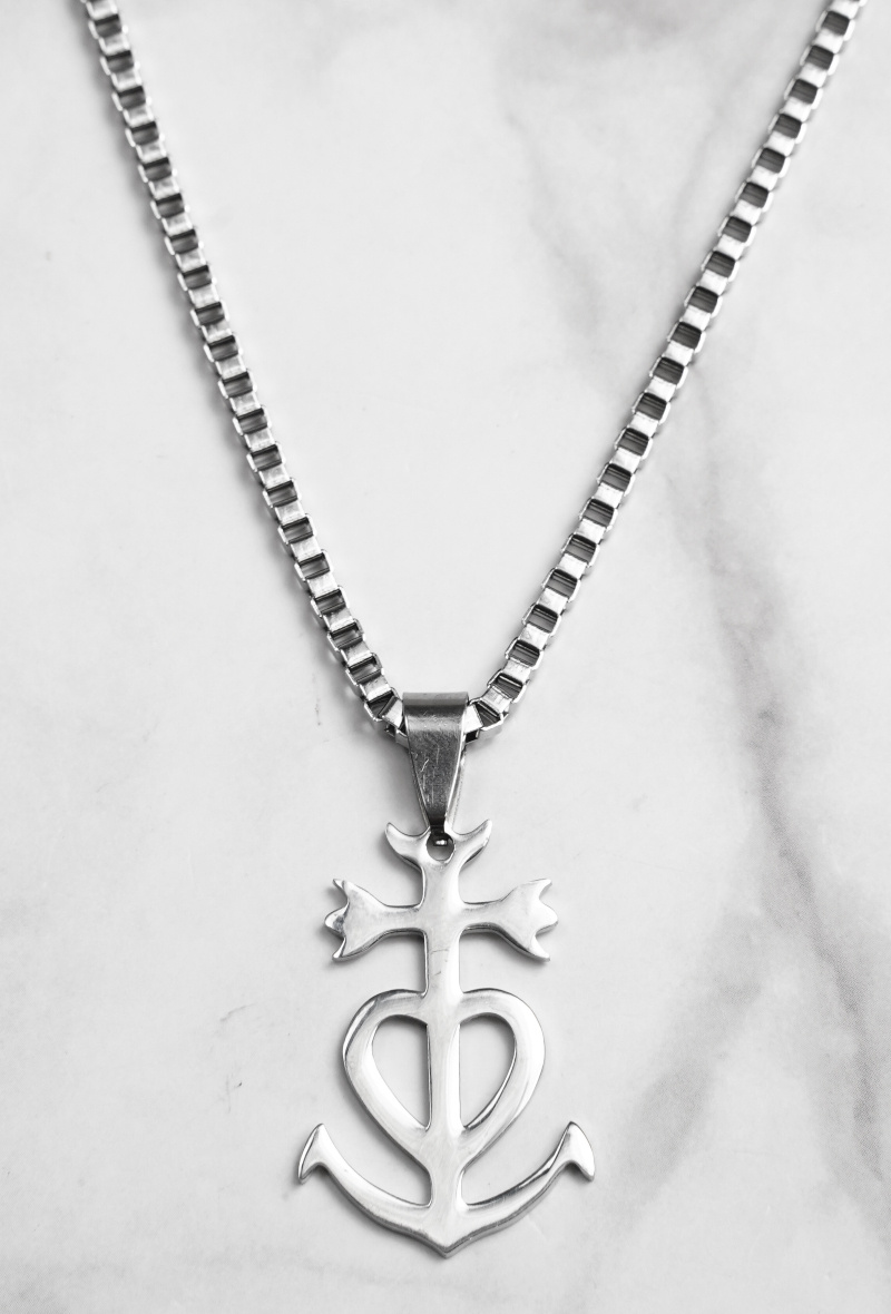 Wholesaler Z. Emilie - Cross camargue steel necklace