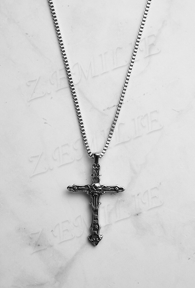 Grossista Z. Emilie - Collana in acciaio con croce e teschio